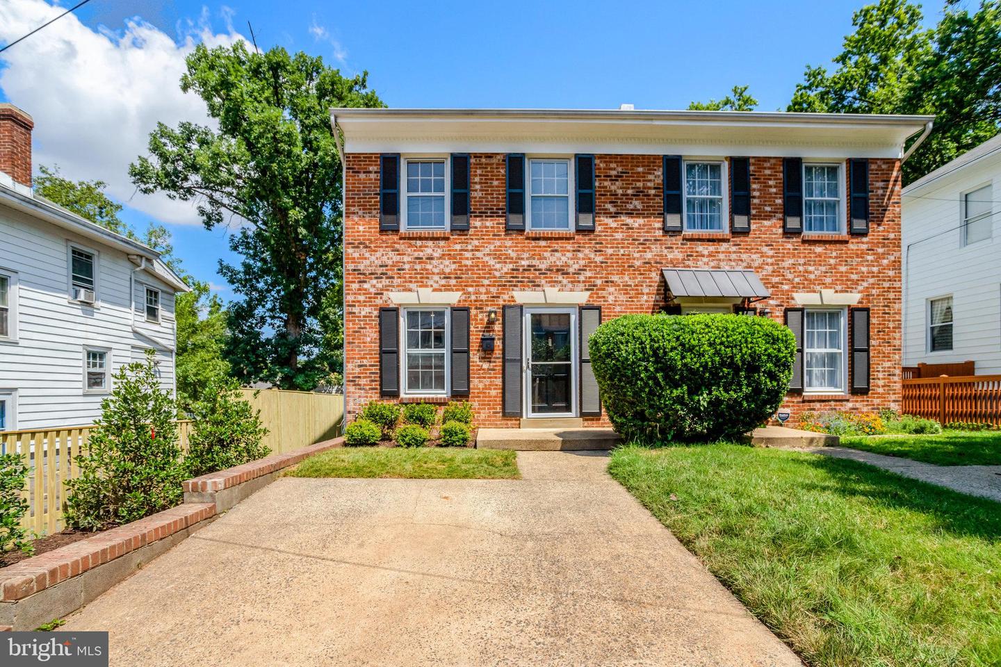 202 LAVERNE AVE, ALEXANDRIA, Virginia 22305, 2 Bedrooms Bedrooms, ,2 BathroomsBathrooms,Residential,For sale,202 LAVERNE AVE,VAAX2038778 MLS # VAAX2038778