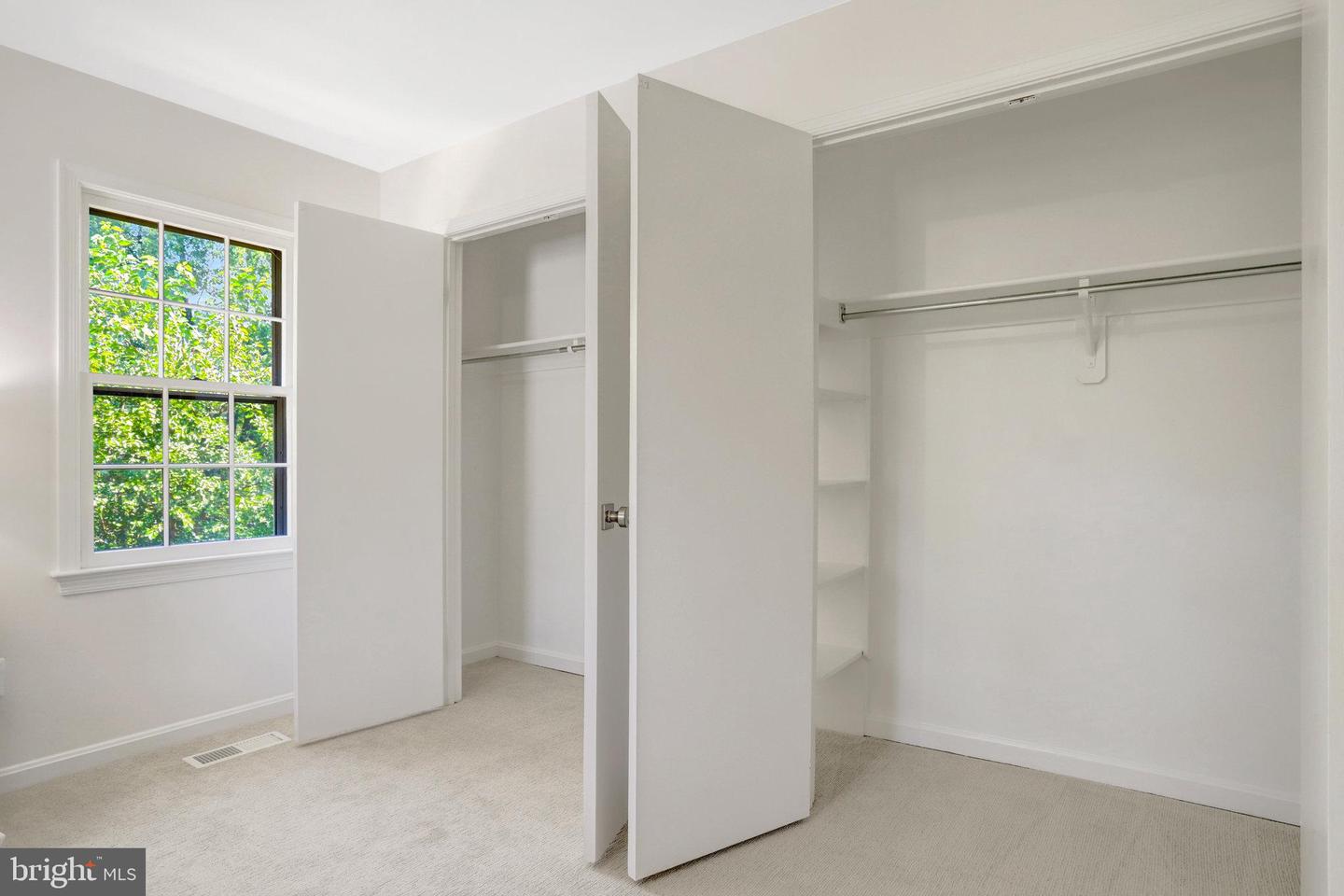 202 LAVERNE AVE, ALEXANDRIA, Virginia 22305, 2 Bedrooms Bedrooms, ,2 BathroomsBathrooms,Residential,For sale,202 LAVERNE AVE,VAAX2038778 MLS # VAAX2038778