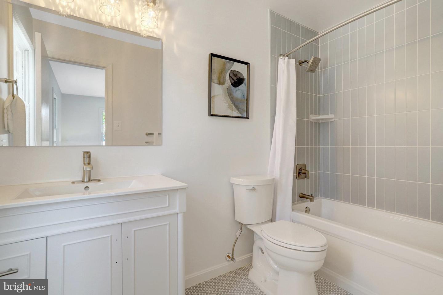 202 LAVERNE AVE, ALEXANDRIA, Virginia 22305, 2 Bedrooms Bedrooms, ,2 BathroomsBathrooms,Residential,For sale,202 LAVERNE AVE,VAAX2038778 MLS # VAAX2038778