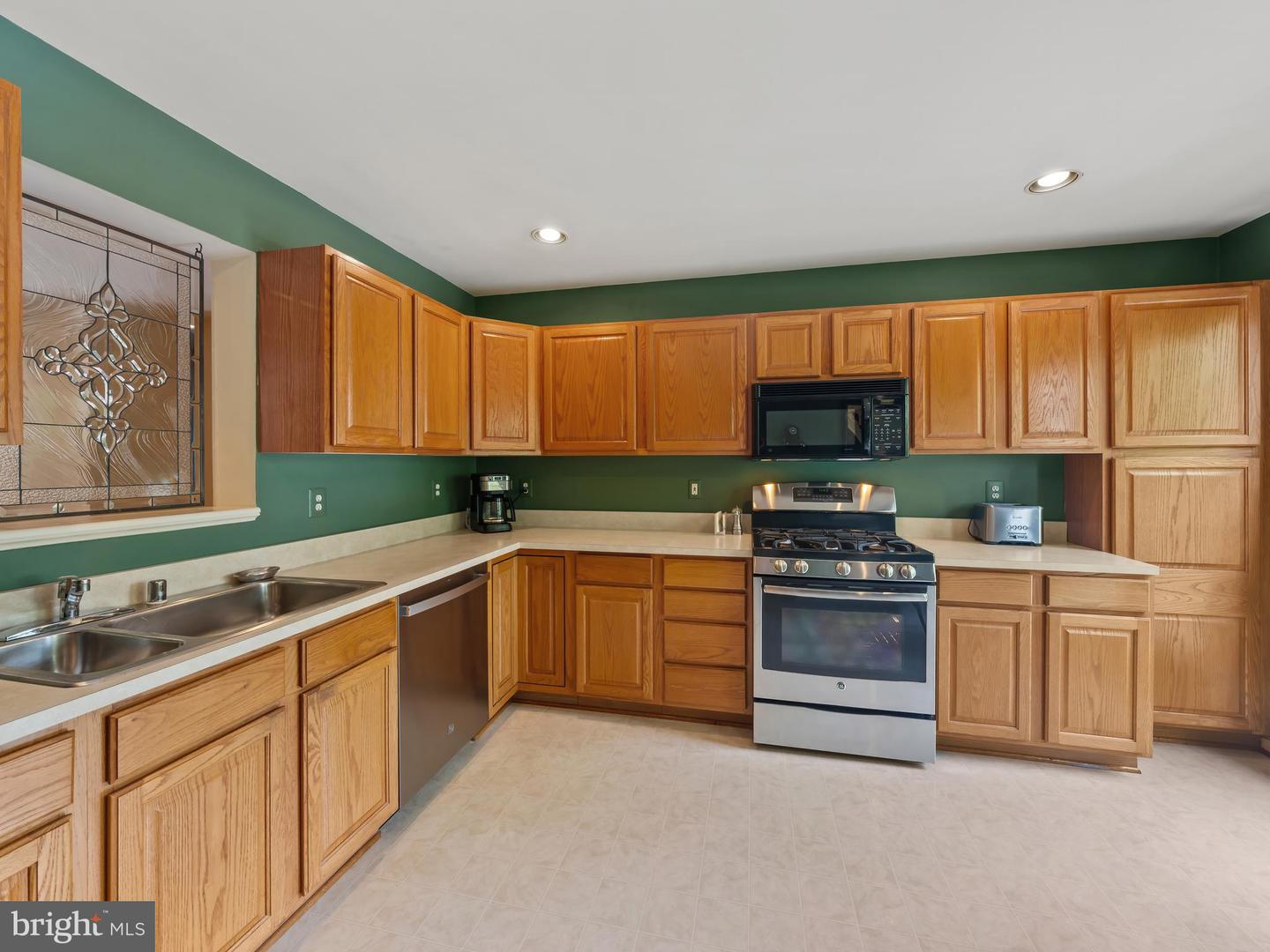 1711 BLUE FLINT CT, RESTON, Virginia 20190, 3 Bedrooms Bedrooms, ,3 BathroomsBathrooms,Residential,For sale,1711 BLUE FLINT CT,VAFX2209746 MLS # VAFX2209746