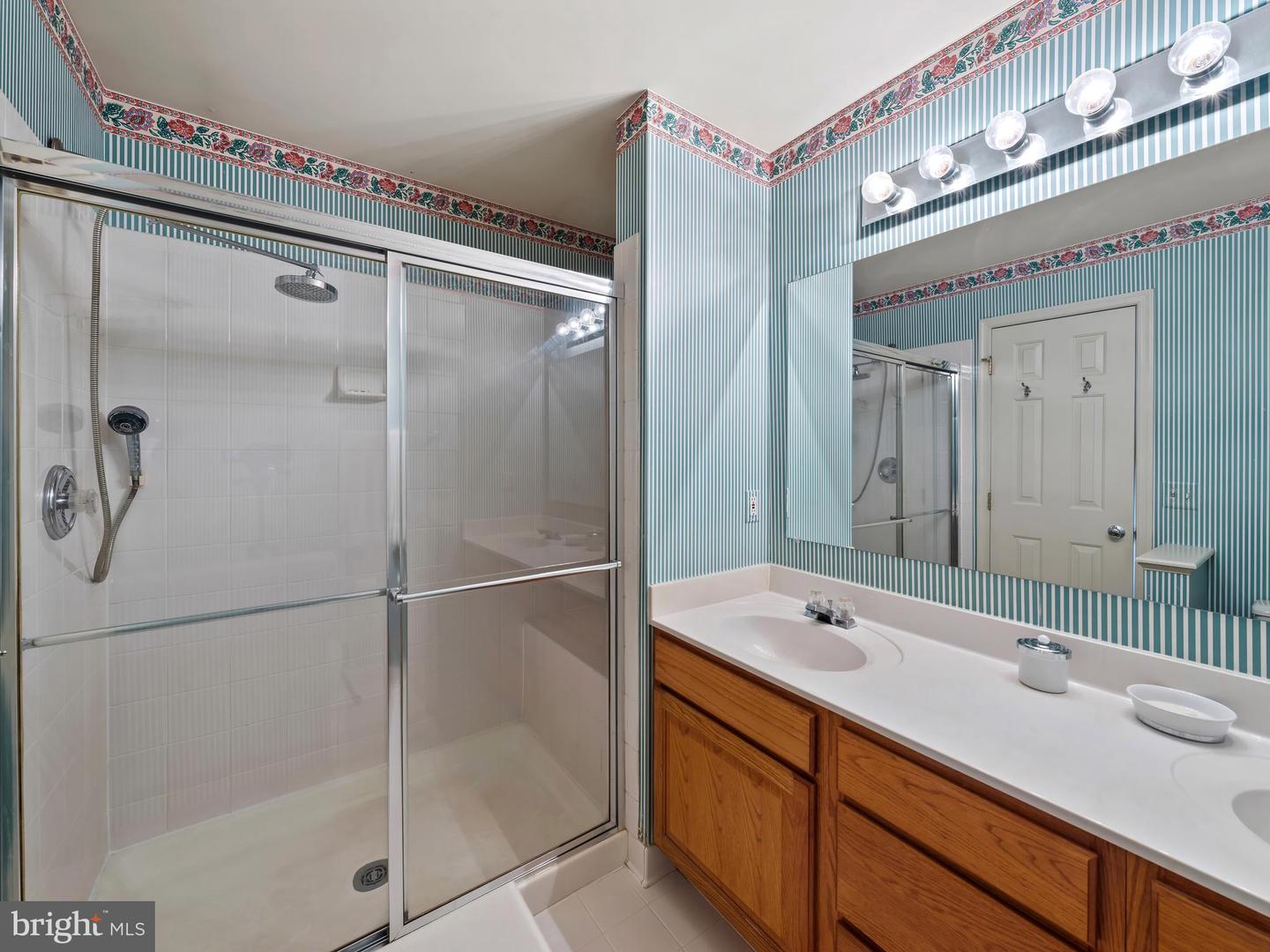 1711 BLUE FLINT CT, RESTON, Virginia 20190, 3 Bedrooms Bedrooms, ,3 BathroomsBathrooms,Residential,For sale,1711 BLUE FLINT CT,VAFX2209746 MLS # VAFX2209746