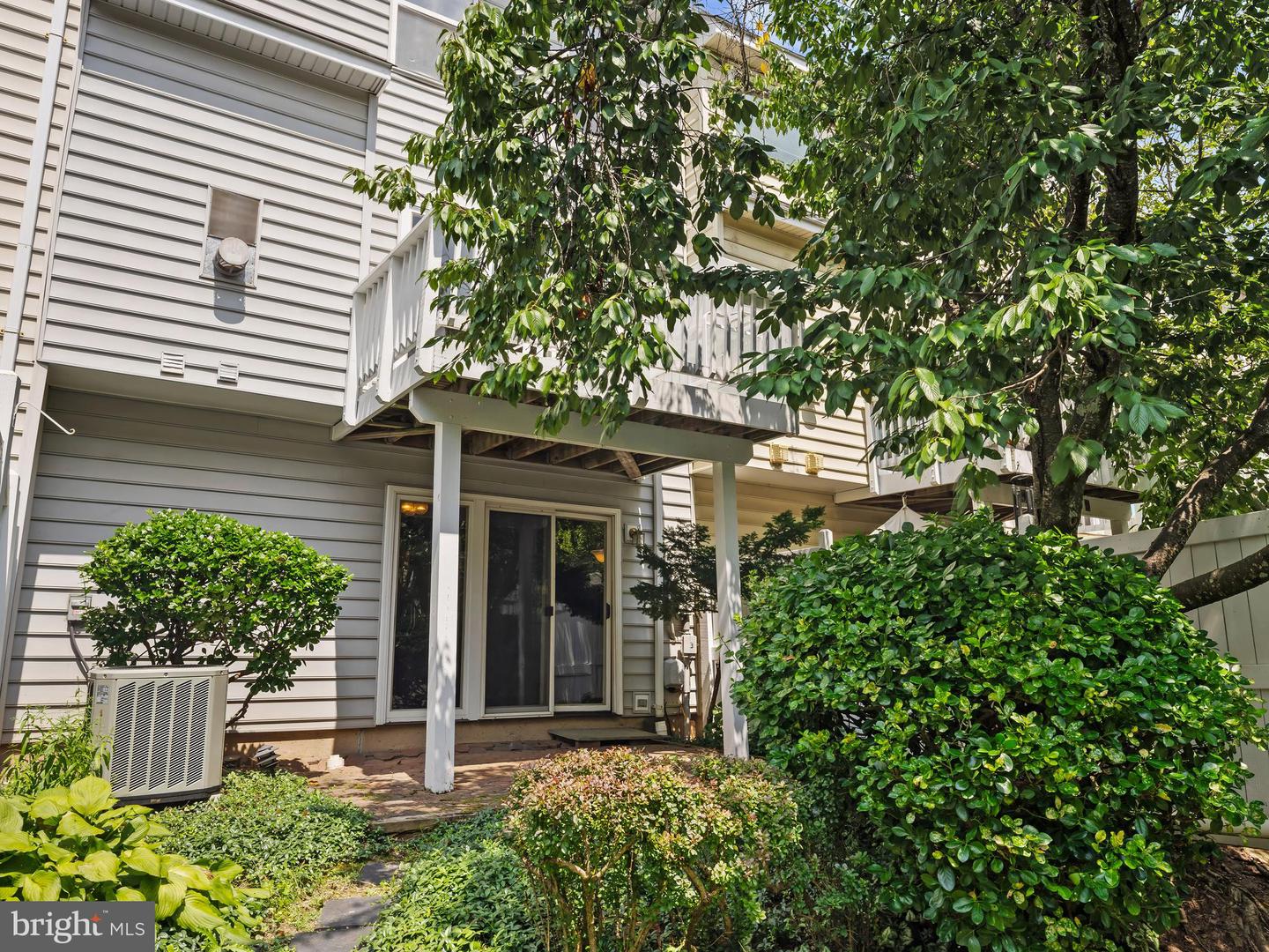 1711 BLUE FLINT CT, RESTON, Virginia 20190, 3 Bedrooms Bedrooms, ,3 BathroomsBathrooms,Residential,For sale,1711 BLUE FLINT CT,VAFX2209746 MLS # VAFX2209746
