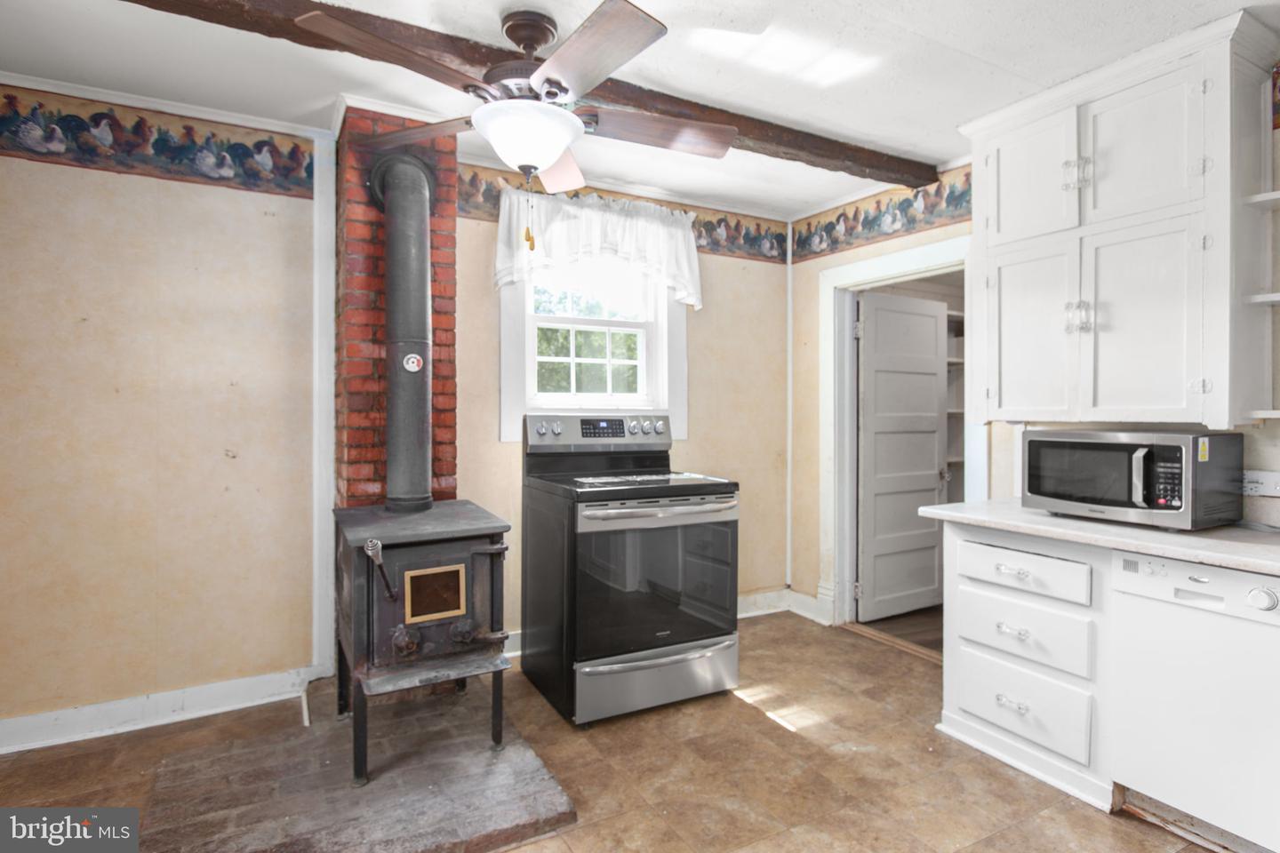 349 GREENBANK RD, FREDERICKSBURG, Virginia 22406, 4 Bedrooms Bedrooms, ,1 BathroomBathrooms,Residential,For sale,349 GREENBANK RD,VAST2038624 MLS # VAST2038624