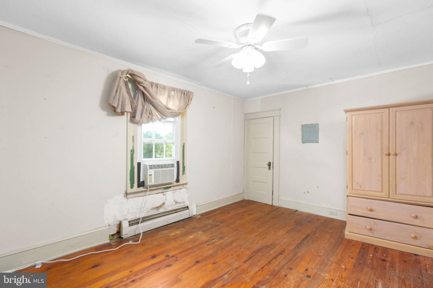 349 GREENBANK RD, FREDERICKSBURG, Virginia 22406, 4 Bedrooms Bedrooms, ,1 BathroomBathrooms,Residential,For sale,349 GREENBANK RD,VAST2038624 MLS # VAST2038624