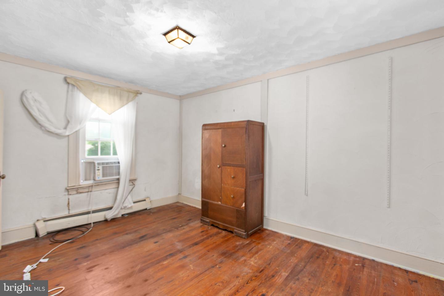 349 GREENBANK RD, FREDERICKSBURG, Virginia 22406, 4 Bedrooms Bedrooms, ,1 BathroomBathrooms,Residential,For sale,349 GREENBANK RD,VAST2038624 MLS # VAST2038624