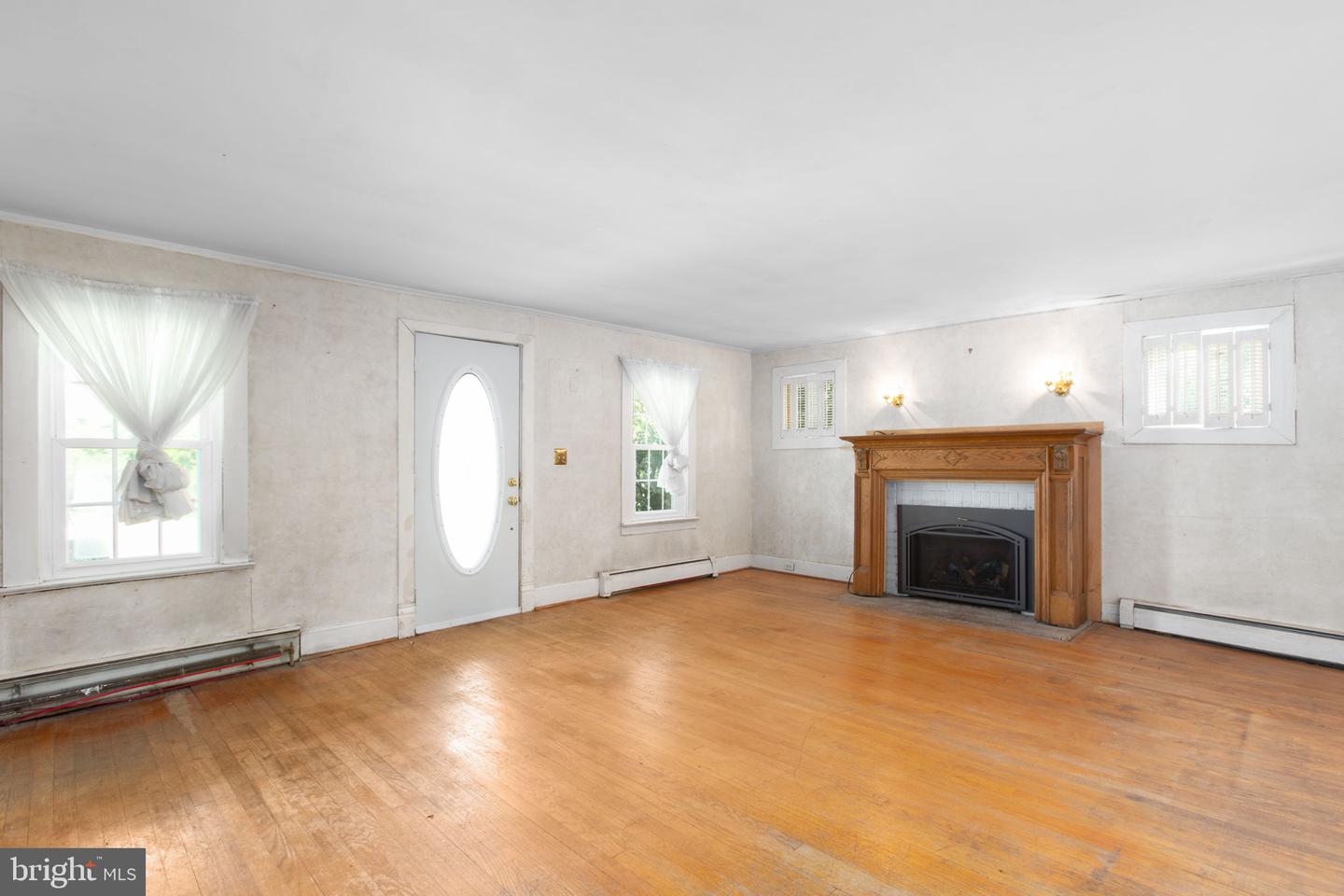349 GREENBANK RD, FREDERICKSBURG, Virginia 22406, 4 Bedrooms Bedrooms, ,1 BathroomBathrooms,Residential,For sale,349 GREENBANK RD,VAST2038624 MLS # VAST2038624
