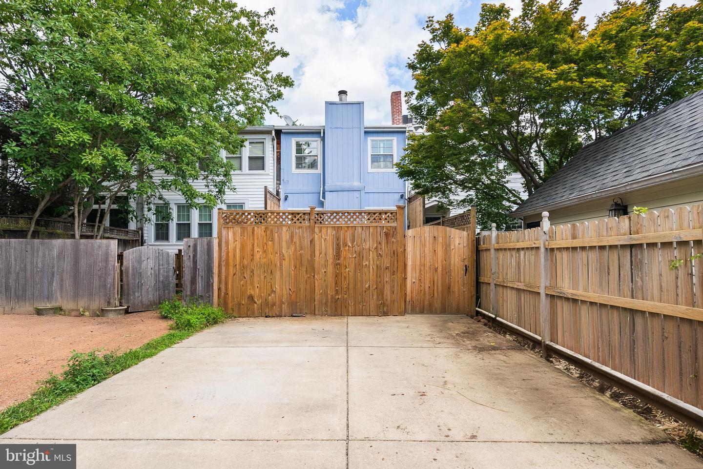 2210 38TH ST NW, WASHINGTON, District Of Columbia 20007, 3 Bedrooms Bedrooms, ,2 BathroomsBathrooms,Residential,For sale,2210 38TH ST NW,DCDC2200726 MLS # DCDC2200726
