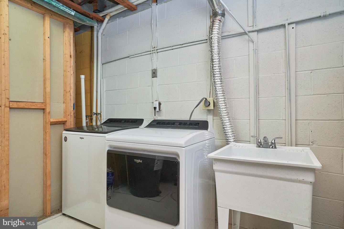 11959 BARREL COOPER CT, RESTON, Virginia 20191, 3 Bedrooms Bedrooms, ,2 BathroomsBathrooms,Residential,For sale,11959 BARREL COOPER CT,VAFX2241236 MLS # VAFX2241236