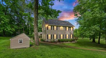 6612 BRIARCROFT ST, CLIFTON, Virginia 20124, 6 Bedrooms Bedrooms, ,5 BathroomsBathrooms,Residential,For sale,6612 BRIARCROFT ST,VAFX2244724 MLS # VAFX2244724