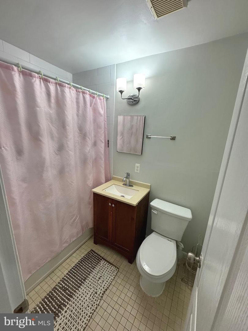 1506 S GEORGE MASON DR #22, ARLINGTON, Virginia 22204, 2 Bedrooms Bedrooms, 6 Rooms Rooms,1 BathroomBathrooms,Residential,For sale,1506 S GEORGE MASON DR #22,VAAR2059022 MLS # VAAR2059022