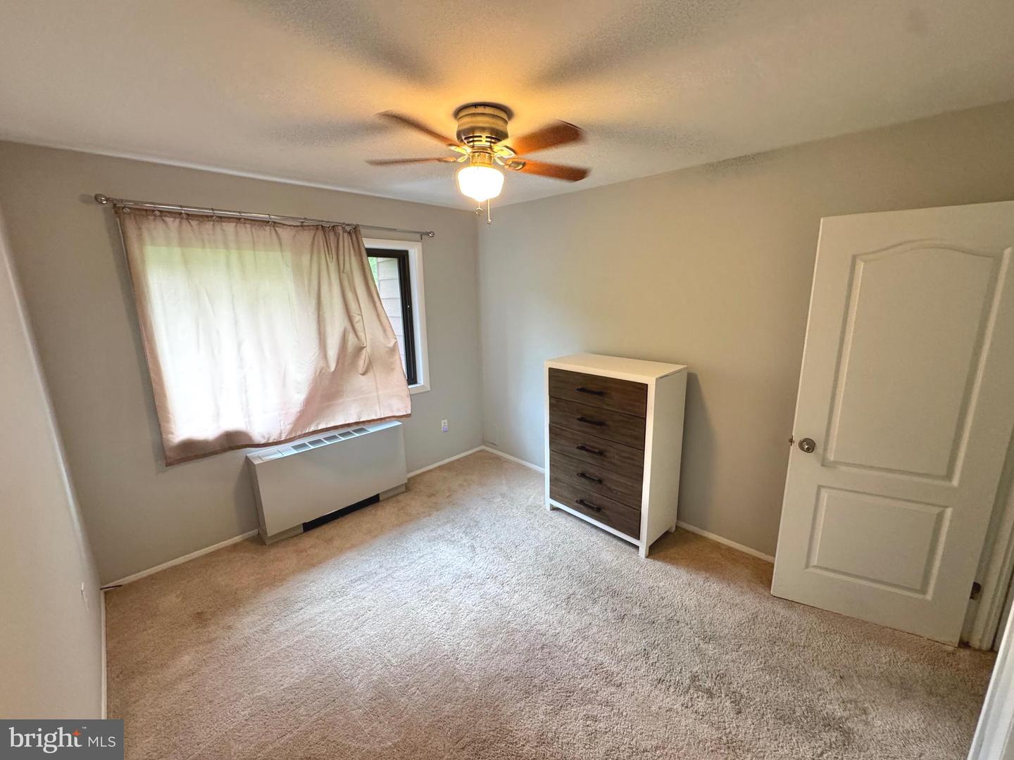 1506 S GEORGE MASON DR #22, ARLINGTON, Virginia 22204, 2 Bedrooms Bedrooms, 6 Rooms Rooms,1 BathroomBathrooms,Residential,For sale,1506 S GEORGE MASON DR #22,VAAR2059022 MLS # VAAR2059022