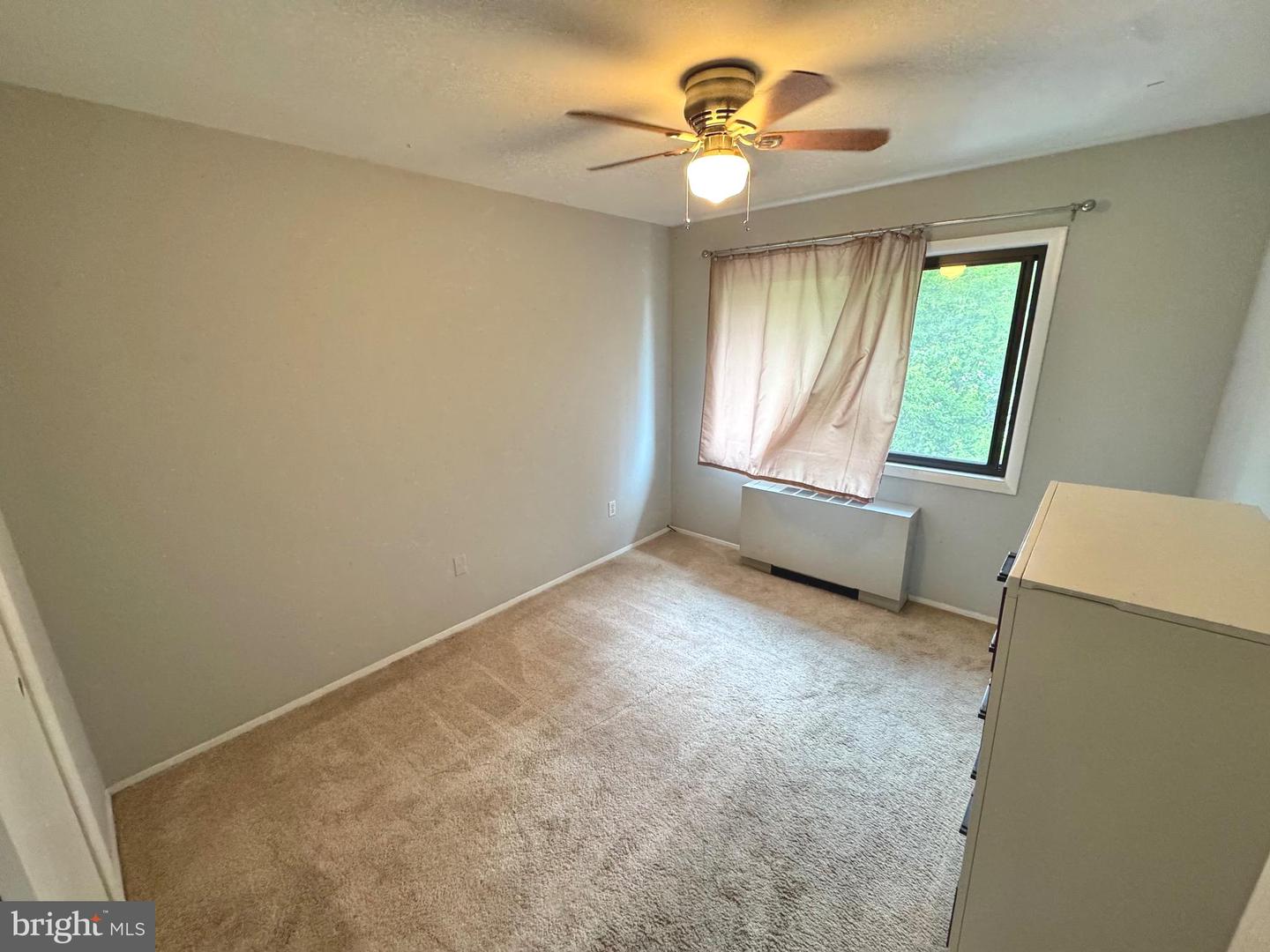 1506 S GEORGE MASON DR #22, ARLINGTON, Virginia 22204, 2 Bedrooms Bedrooms, 6 Rooms Rooms,1 BathroomBathrooms,Residential,For sale,1506 S GEORGE MASON DR #22,VAAR2059022 MLS # VAAR2059022
