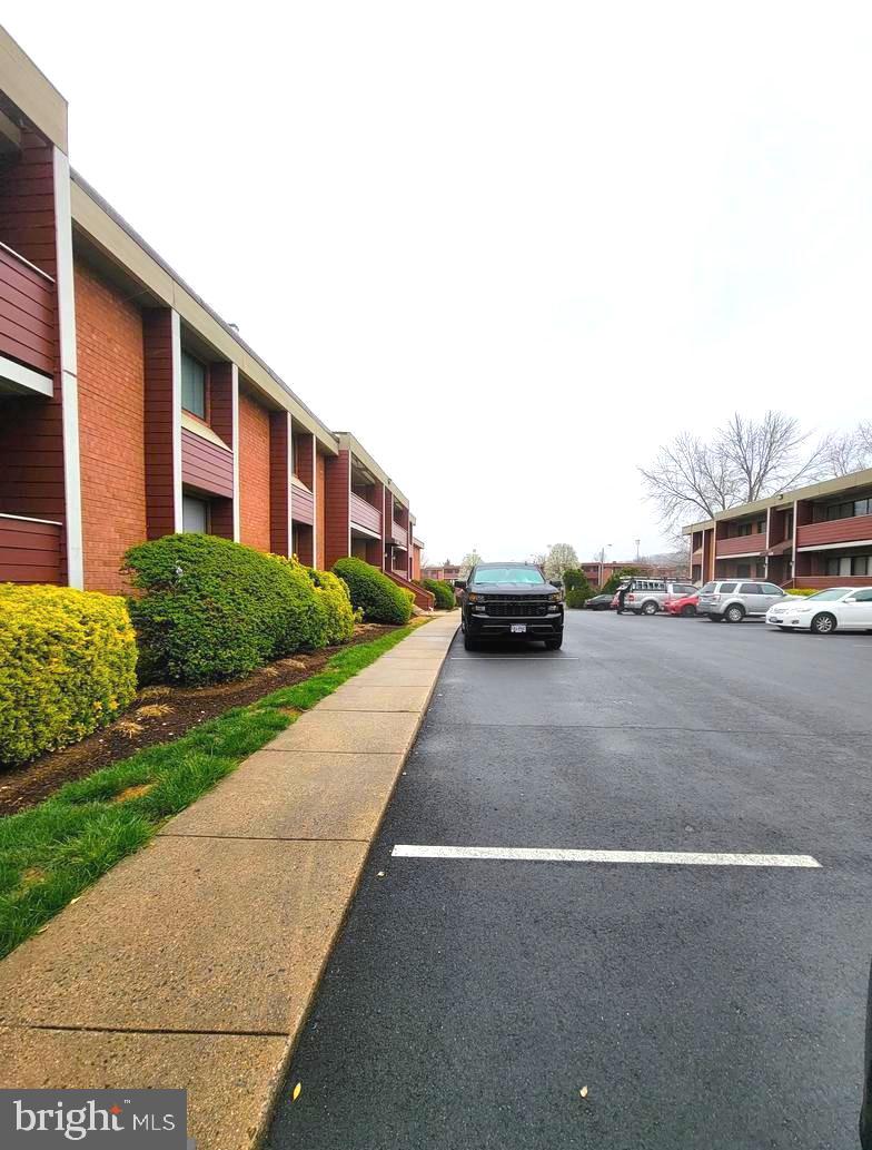 1506 S GEORGE MASON DR #22, ARLINGTON, Virginia 22204, 2 Bedrooms Bedrooms, 6 Rooms Rooms,1 BathroomBathrooms,Residential,For sale,1506 S GEORGE MASON DR #22,VAAR2059022 MLS # VAAR2059022