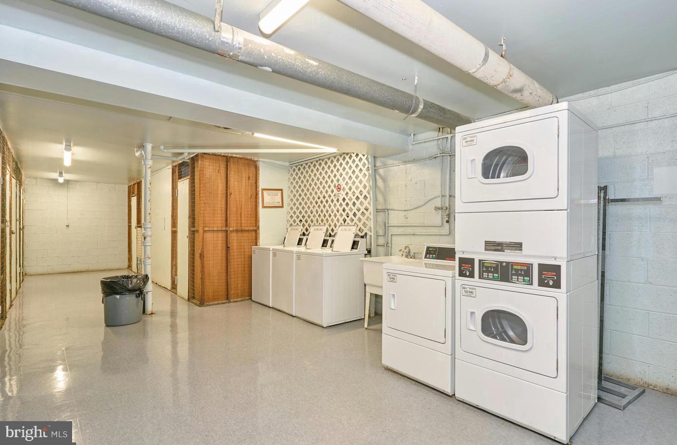 1506 S GEORGE MASON DR #22, ARLINGTON, Virginia 22204, 2 Bedrooms Bedrooms, 6 Rooms Rooms,1 BathroomBathrooms,Residential,For sale,1506 S GEORGE MASON DR #22,VAAR2059022 MLS # VAAR2059022