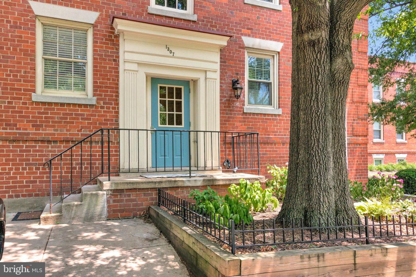 1307 E ABINGDON DR #4, ALEXANDRIA, Virginia 22314, 1 Bedroom Bedrooms, ,1 BathroomBathrooms,Residential,For sale,1307 E ABINGDON DR #4,VAAX2046858 MLS # VAAX2046858