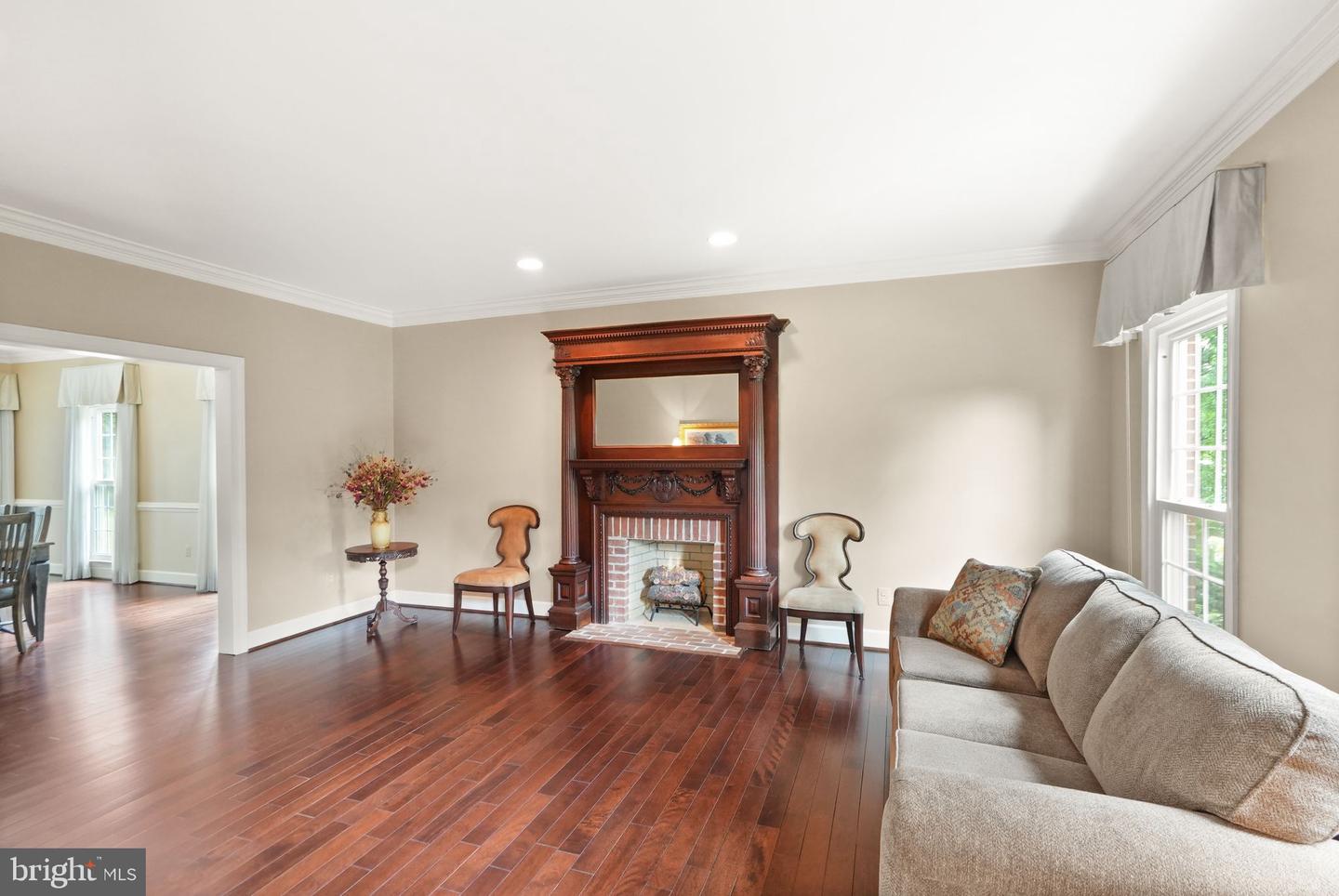 5695 ROBEYS MEADOW LN, FAIRFAX, Virginia 22030, 4 Bedrooms Bedrooms, ,6 BathroomsBathrooms,Residential,For sale,5695 ROBEYS MEADOW LN,VAFX2252464 MLS # VAFX2252464