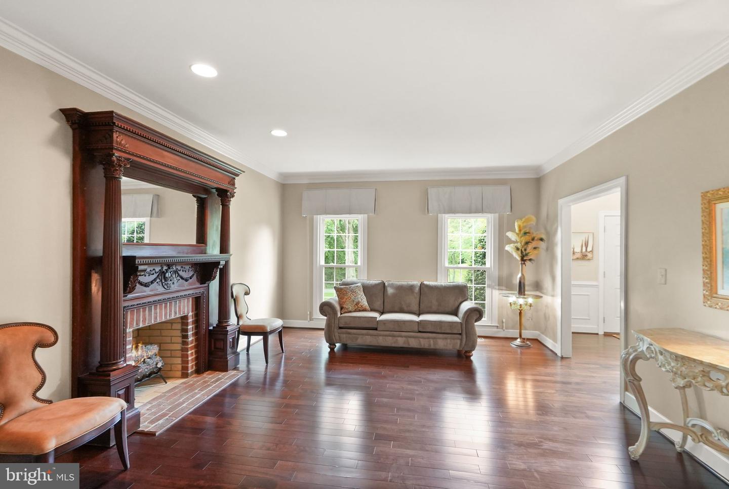5695 ROBEYS MEADOW LN, FAIRFAX, Virginia 22030, 4 Bedrooms Bedrooms, ,6 BathroomsBathrooms,Residential,For sale,5695 ROBEYS MEADOW LN,VAFX2252464 MLS # VAFX2252464
