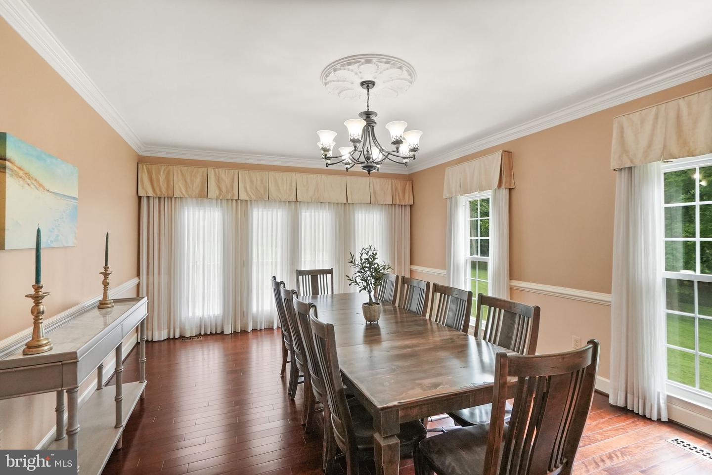5695 ROBEYS MEADOW LN, FAIRFAX, Virginia 22030, 4 Bedrooms Bedrooms, ,6 BathroomsBathrooms,Residential,For sale,5695 ROBEYS MEADOW LN,VAFX2252464 MLS # VAFX2252464