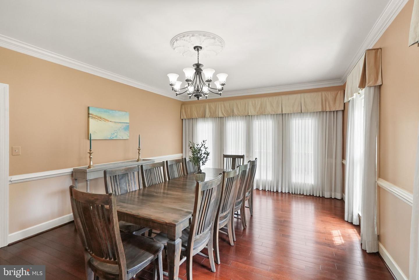 5695 ROBEYS MEADOW LN, FAIRFAX, Virginia 22030, 4 Bedrooms Bedrooms, ,6 BathroomsBathrooms,Residential,For sale,5695 ROBEYS MEADOW LN,VAFX2252464 MLS # VAFX2252464