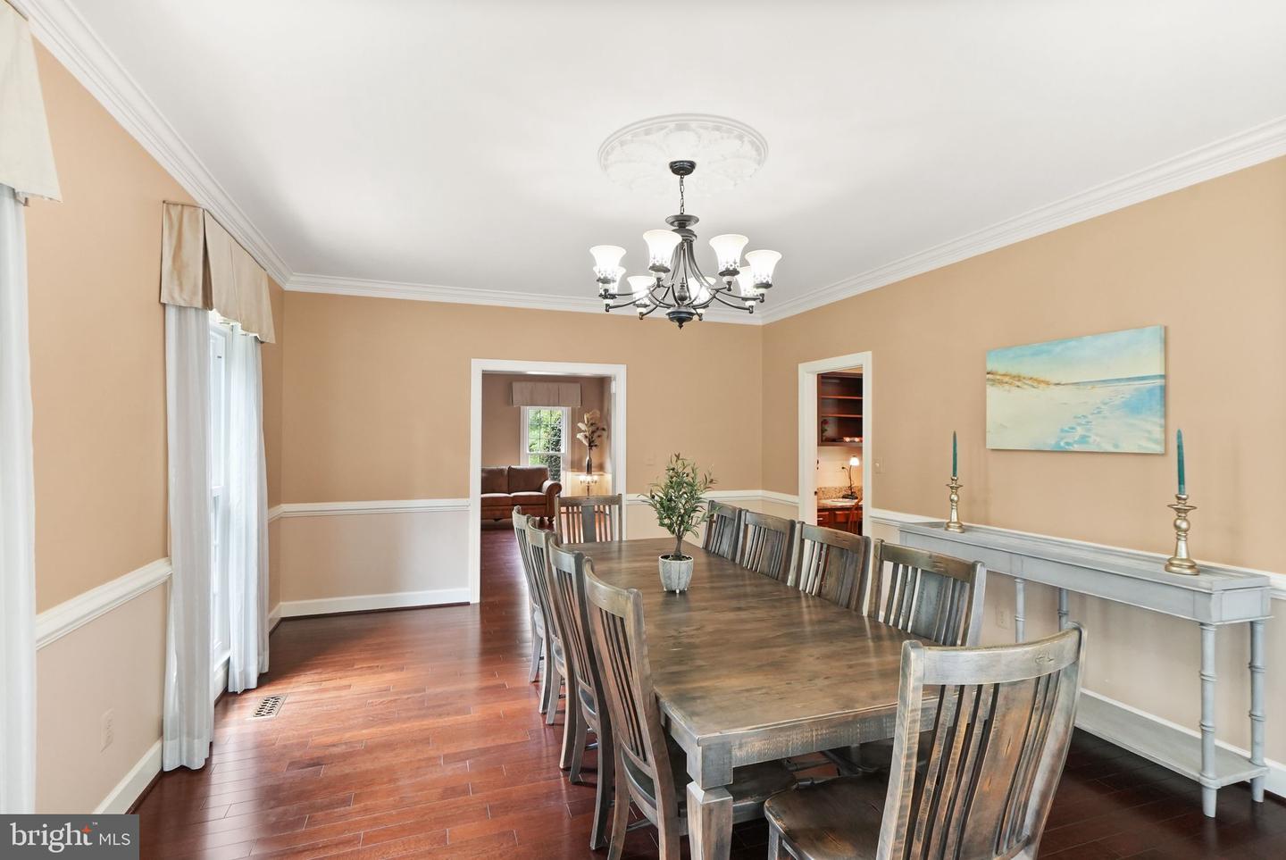 5695 ROBEYS MEADOW LN, FAIRFAX, Virginia 22030, 4 Bedrooms Bedrooms, ,6 BathroomsBathrooms,Residential,For sale,5695 ROBEYS MEADOW LN,VAFX2252464 MLS # VAFX2252464