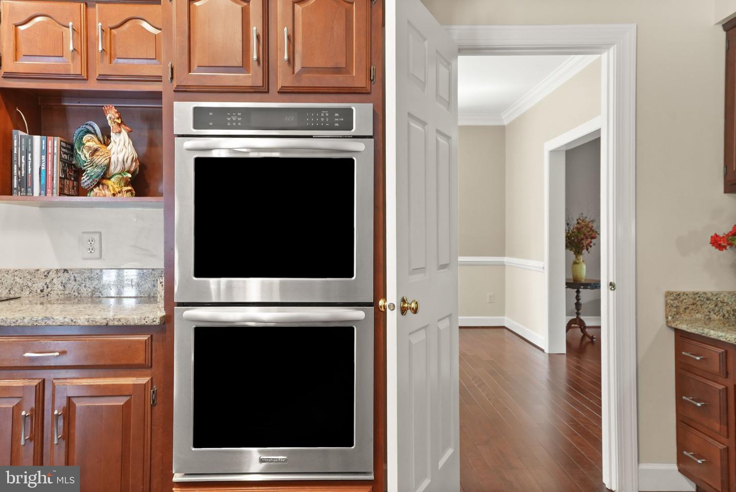 5695 ROBEYS MEADOW LN, FAIRFAX, Virginia 22030, 4 Bedrooms Bedrooms, ,6 BathroomsBathrooms,Residential,For sale,5695 ROBEYS MEADOW LN,VAFX2252464 MLS # VAFX2252464