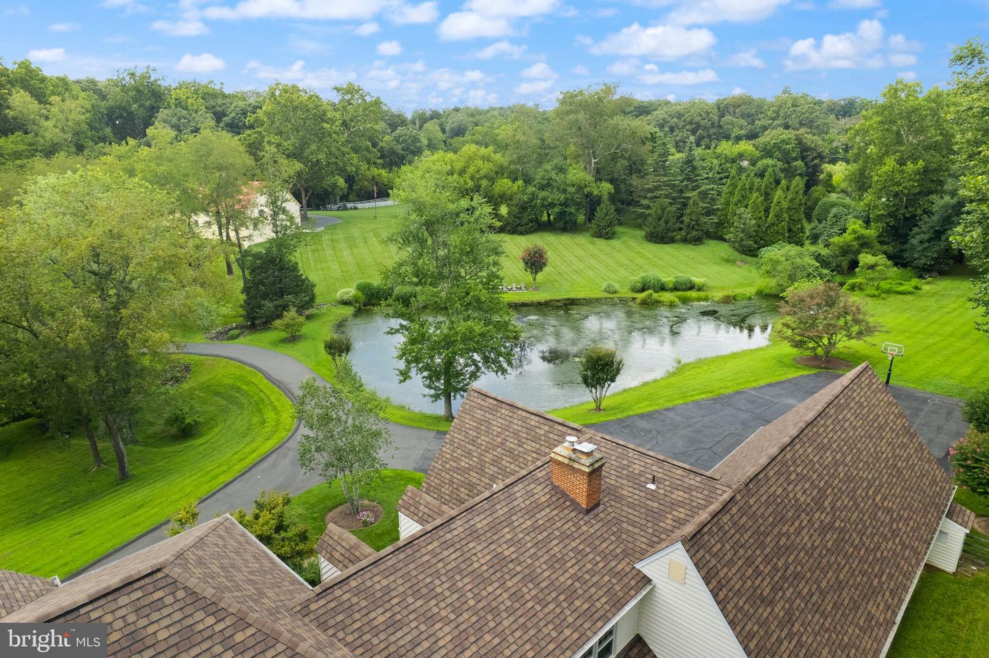 5695 ROBEYS MEADOW LN, FAIRFAX, Virginia 22030, 4 Bedrooms Bedrooms, ,6 BathroomsBathrooms,Residential,For sale,5695 ROBEYS MEADOW LN,VAFX2252464 MLS # VAFX2252464