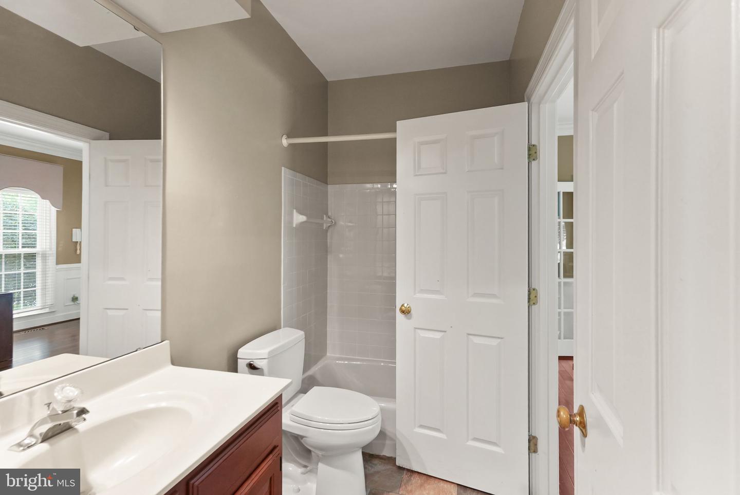 5695 ROBEYS MEADOW LN, FAIRFAX, Virginia 22030, 4 Bedrooms Bedrooms, ,6 BathroomsBathrooms,Residential,For sale,5695 ROBEYS MEADOW LN,VAFX2252464 MLS # VAFX2252464