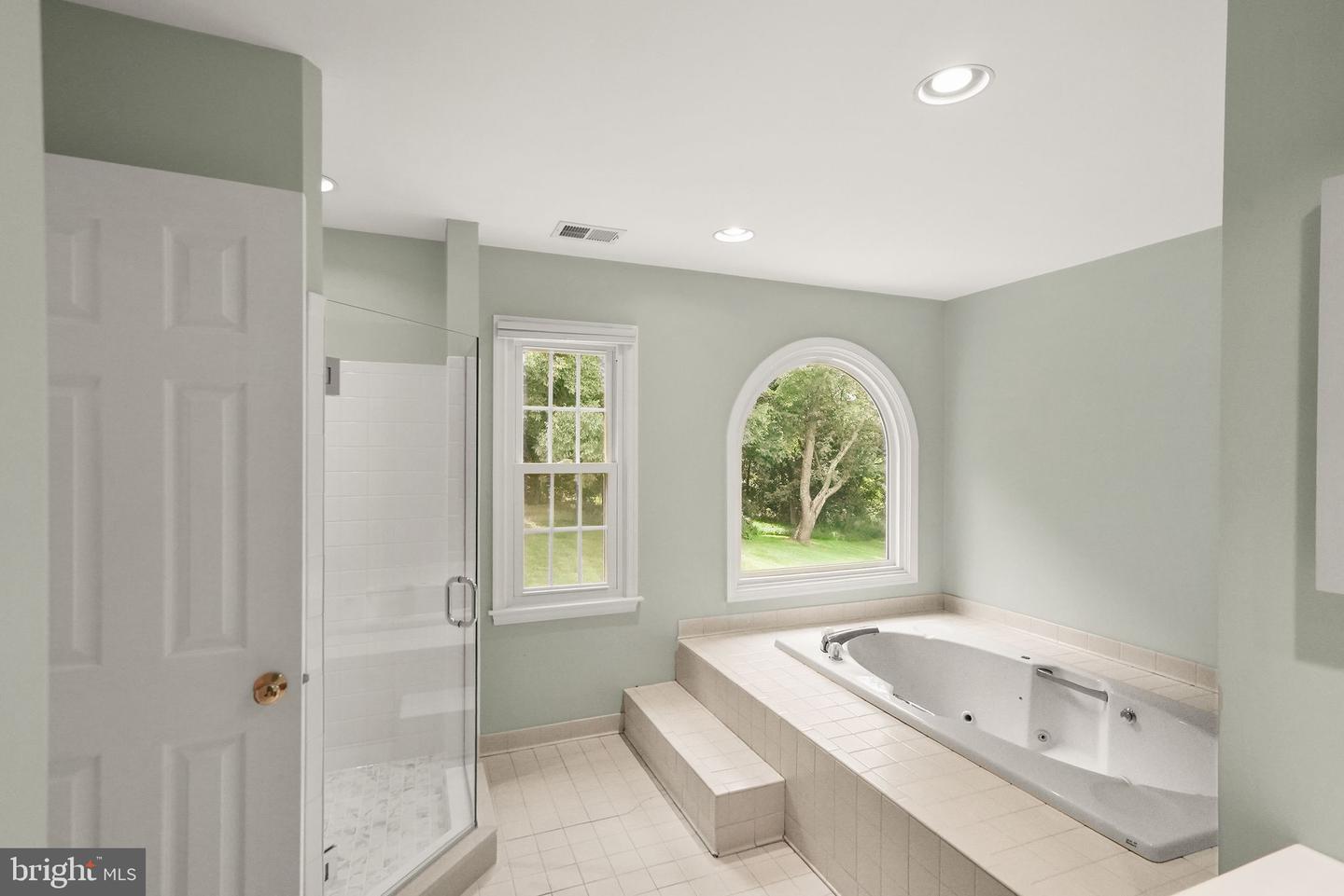 5695 ROBEYS MEADOW LN, FAIRFAX, Virginia 22030, 4 Bedrooms Bedrooms, ,6 BathroomsBathrooms,Residential,For sale,5695 ROBEYS MEADOW LN,VAFX2252464 MLS # VAFX2252464