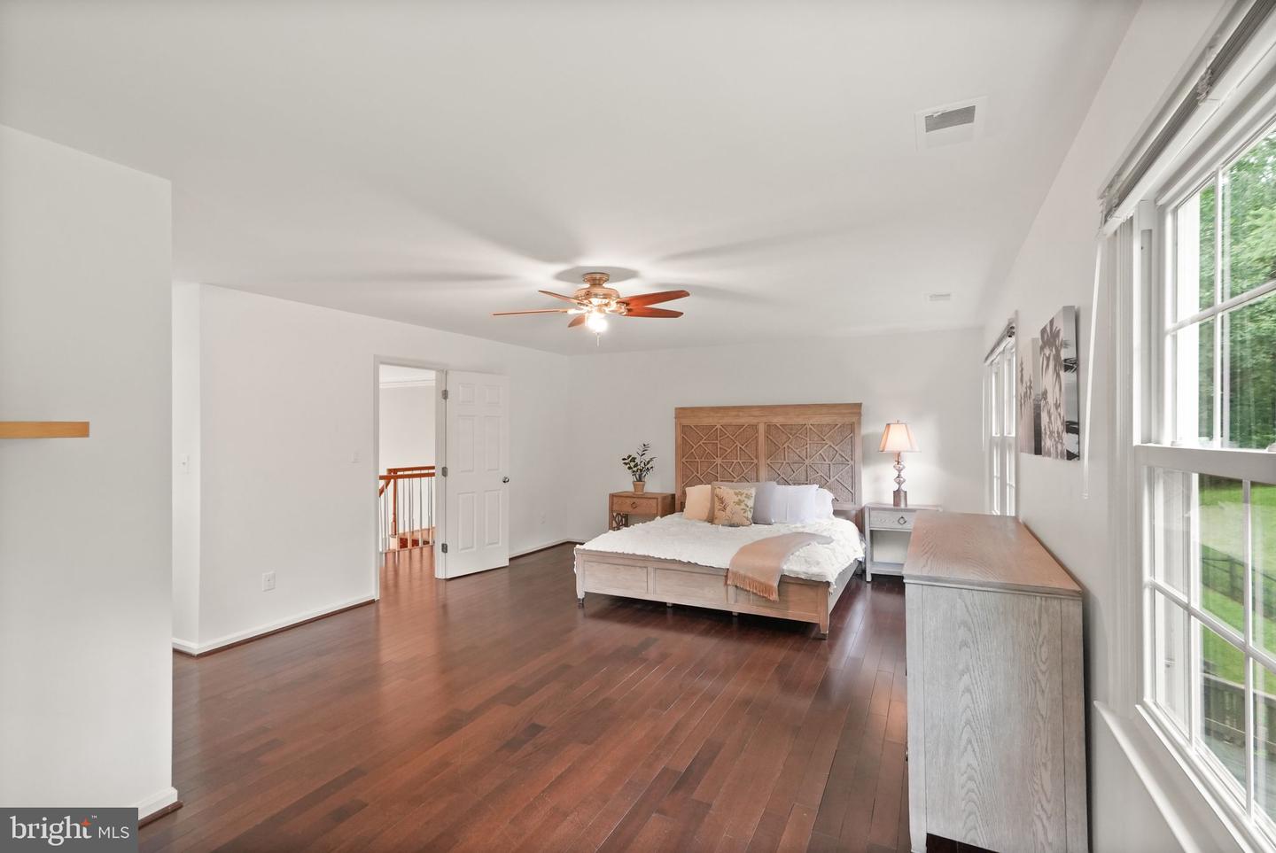 5695 ROBEYS MEADOW LN, FAIRFAX, Virginia 22030, 4 Bedrooms Bedrooms, ,6 BathroomsBathrooms,Residential,For sale,5695 ROBEYS MEADOW LN,VAFX2252464 MLS # VAFX2252464