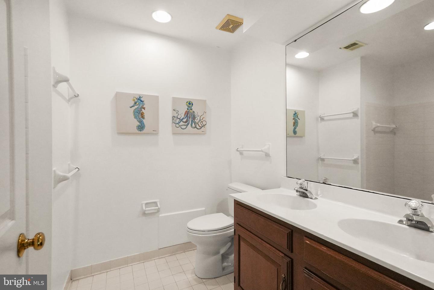 5695 ROBEYS MEADOW LN, FAIRFAX, Virginia 22030, 4 Bedrooms Bedrooms, ,6 BathroomsBathrooms,Residential,For sale,5695 ROBEYS MEADOW LN,VAFX2252464 MLS # VAFX2252464