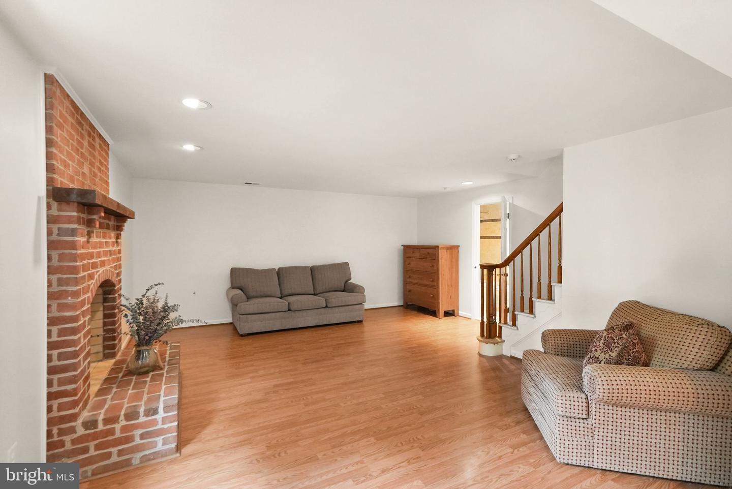 5695 ROBEYS MEADOW LN, FAIRFAX, Virginia 22030, 4 Bedrooms Bedrooms, ,6 BathroomsBathrooms,Residential,For sale,5695 ROBEYS MEADOW LN,VAFX2252464 MLS # VAFX2252464