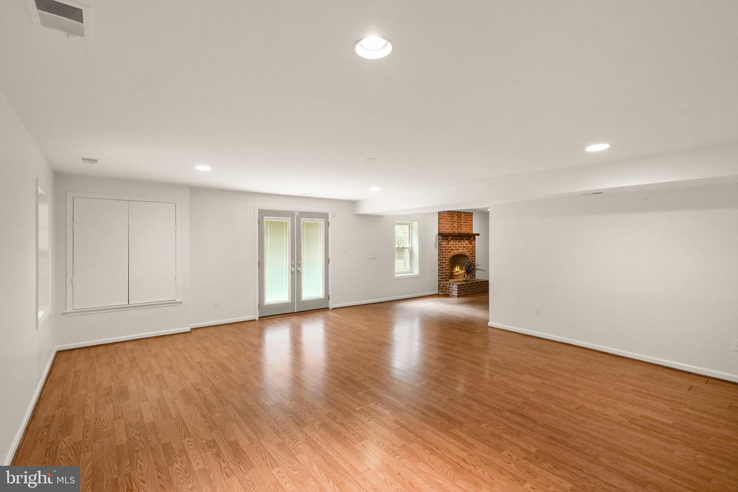 5695 ROBEYS MEADOW LN, FAIRFAX, Virginia 22030, 4 Bedrooms Bedrooms, ,6 BathroomsBathrooms,Residential,For sale,5695 ROBEYS MEADOW LN,VAFX2252464 MLS # VAFX2252464