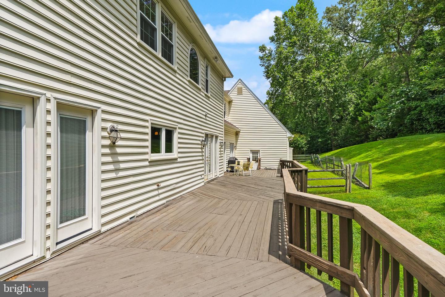 5695 ROBEYS MEADOW LN, FAIRFAX, Virginia 22030, 4 Bedrooms Bedrooms, ,6 BathroomsBathrooms,Residential,For sale,5695 ROBEYS MEADOW LN,VAFX2252464 MLS # VAFX2252464