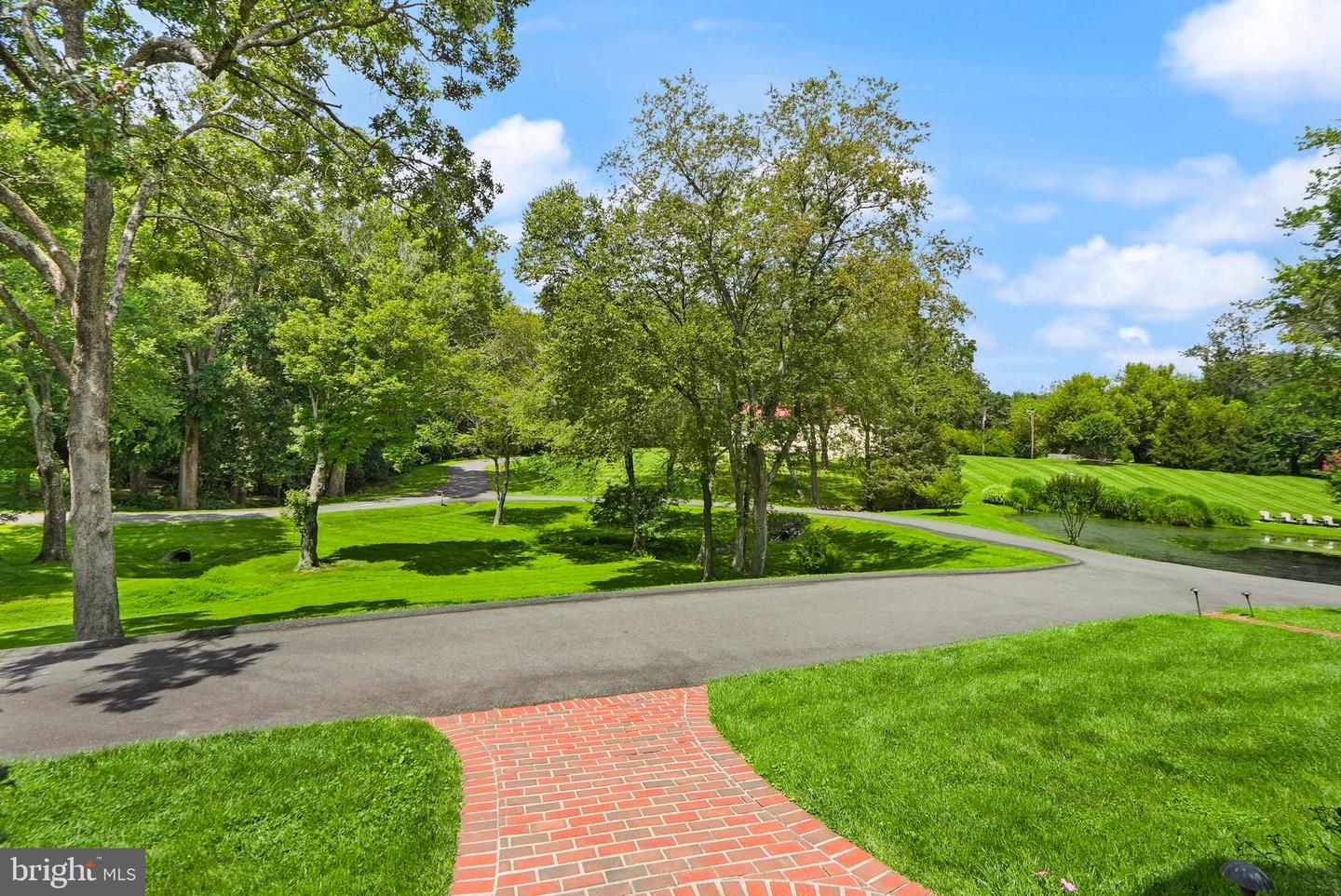 5695 ROBEYS MEADOW LN, FAIRFAX, Virginia 22030, 4 Bedrooms Bedrooms, ,6 BathroomsBathrooms,Residential,For sale,5695 ROBEYS MEADOW LN,VAFX2252464 MLS # VAFX2252464