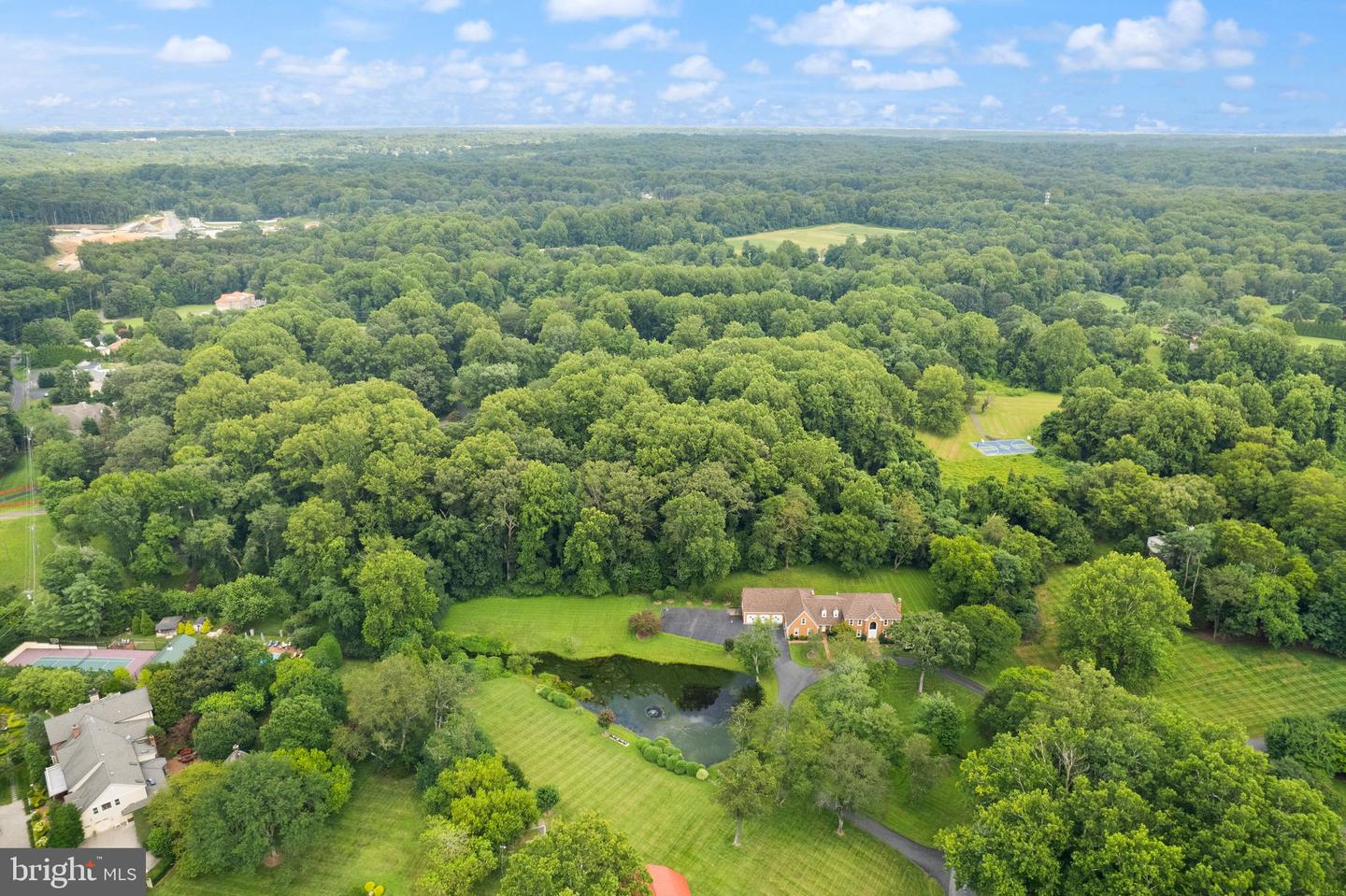 5695 ROBEYS MEADOW LN, FAIRFAX, Virginia 22030, 4 Bedrooms Bedrooms, ,6 BathroomsBathrooms,Residential,For sale,5695 ROBEYS MEADOW LN,VAFX2252464 MLS # VAFX2252464