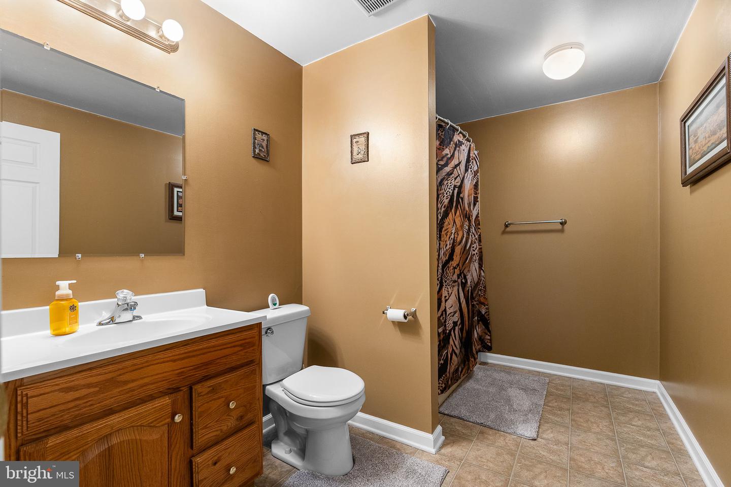 9610 HICKORY HILL DR, FREDERICKSBURG, Virginia 22408, 5 Bedrooms Bedrooms, ,3 BathroomsBathrooms,Residential,For sale,9610 HICKORY HILL DR,VASP2034374 MLS # VASP2034374