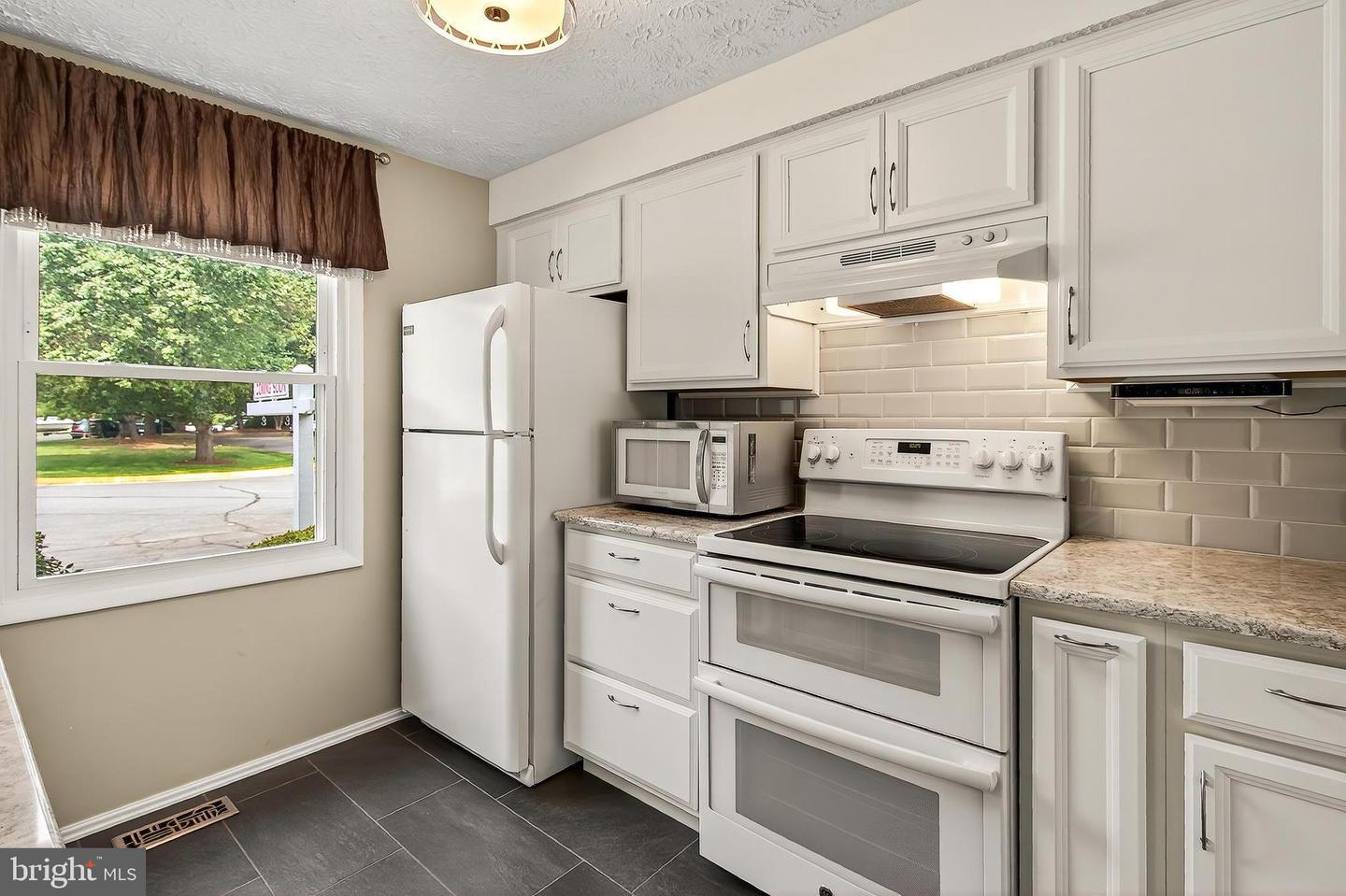 8353 BARK TREE CT, SPRINGFIELD, Virginia 22153, 2 Bedrooms Bedrooms, ,2 BathroomsBathrooms,Residential,For sale,8353 BARK TREE CT,VAFX2255652 MLS # VAFX2255652