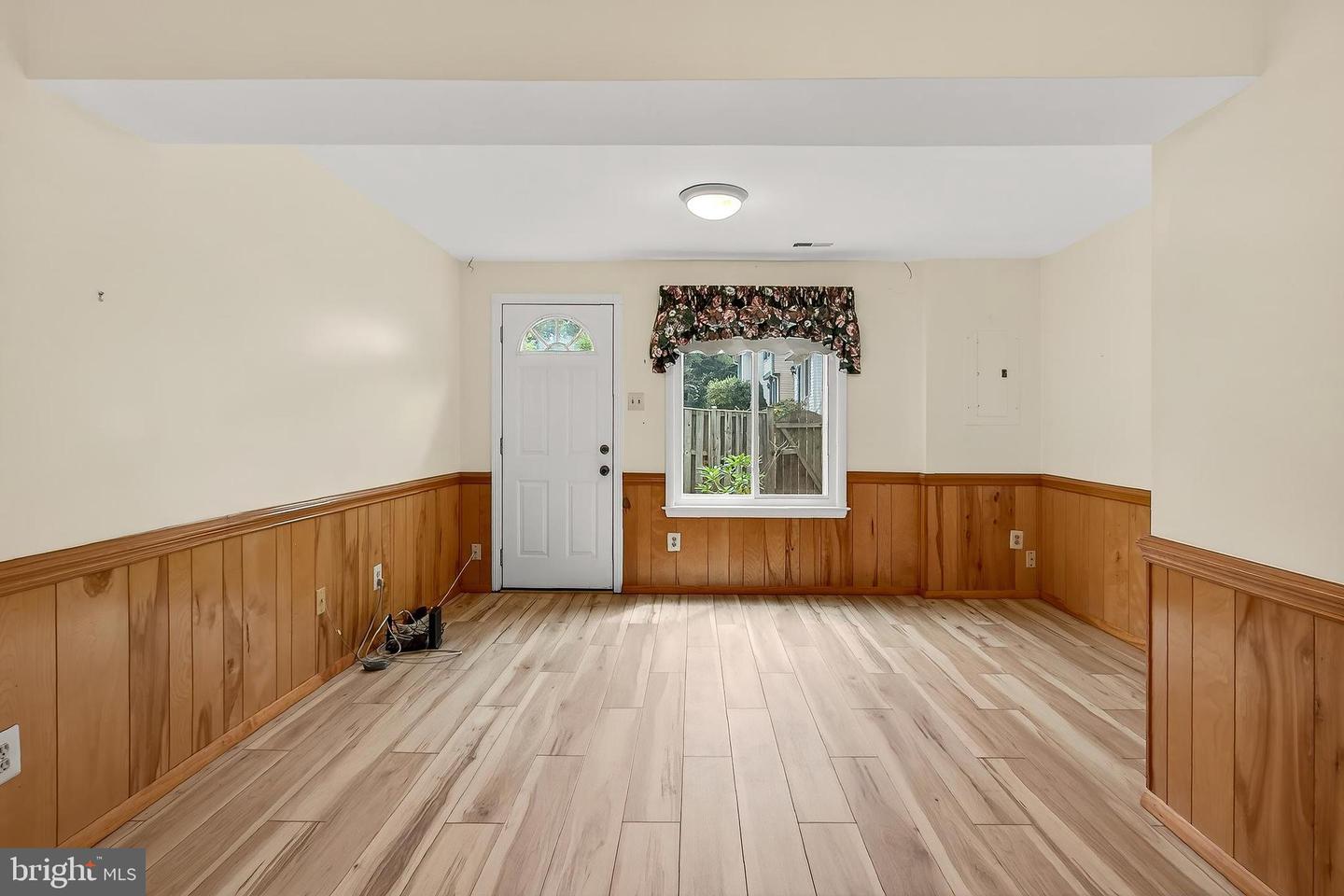 8353 BARK TREE CT, SPRINGFIELD, Virginia 22153, 2 Bedrooms Bedrooms, ,2 BathroomsBathrooms,Residential,For sale,8353 BARK TREE CT,VAFX2255652 MLS # VAFX2255652