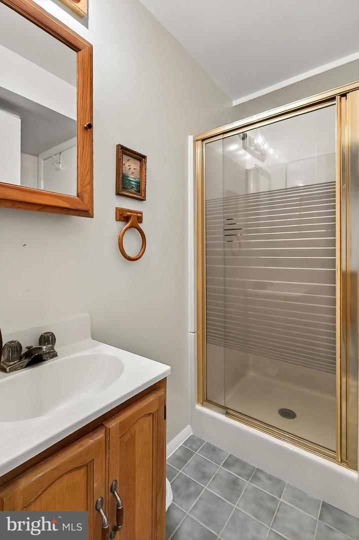 8353 BARK TREE CT, SPRINGFIELD, Virginia 22153, 2 Bedrooms Bedrooms, ,2 BathroomsBathrooms,Residential,For sale,8353 BARK TREE CT,VAFX2255652 MLS # VAFX2255652