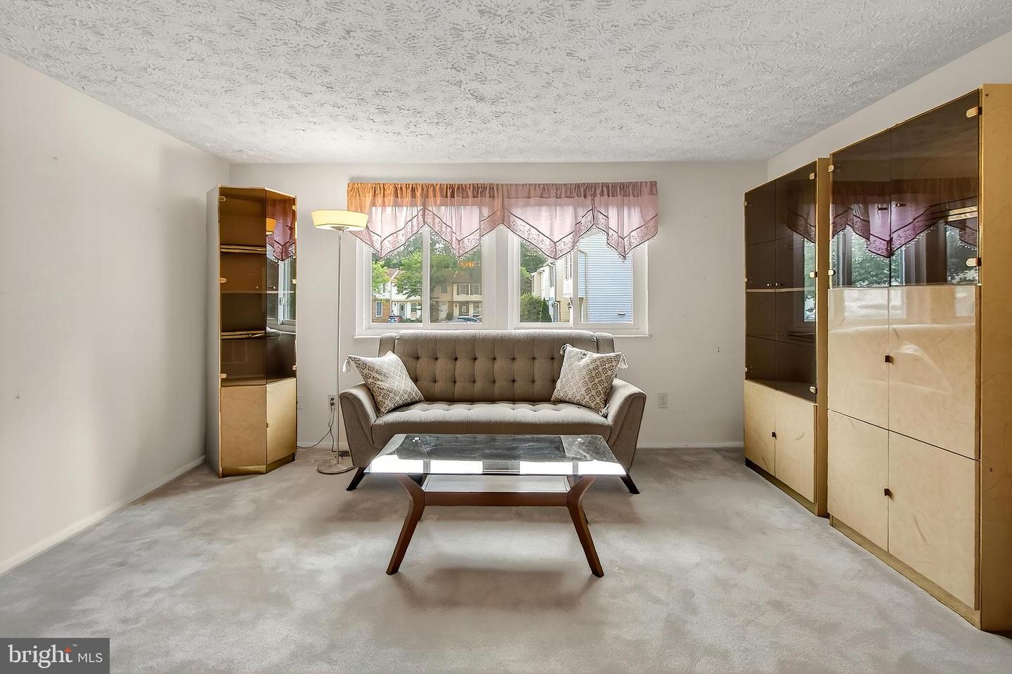 8353 BARK TREE CT, SPRINGFIELD, Virginia 22153, 2 Bedrooms Bedrooms, ,2 BathroomsBathrooms,Residential,For sale,8353 BARK TREE CT,VAFX2255652 MLS # VAFX2255652