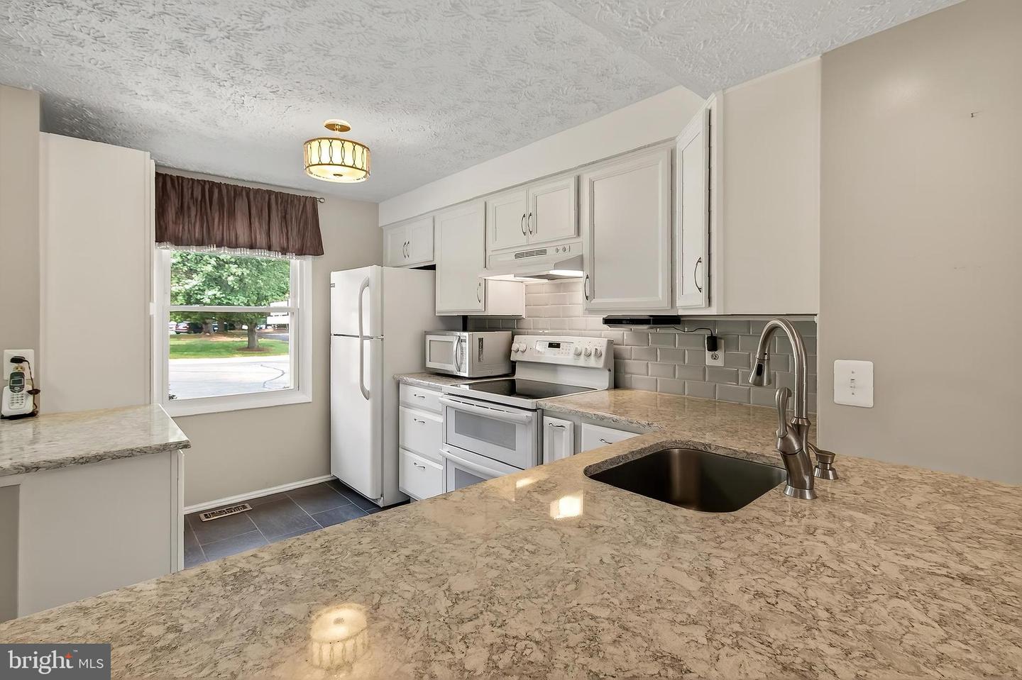 8353 BARK TREE CT, SPRINGFIELD, Virginia 22153, 2 Bedrooms Bedrooms, ,2 BathroomsBathrooms,Residential,For sale,8353 BARK TREE CT,VAFX2255652 MLS # VAFX2255652