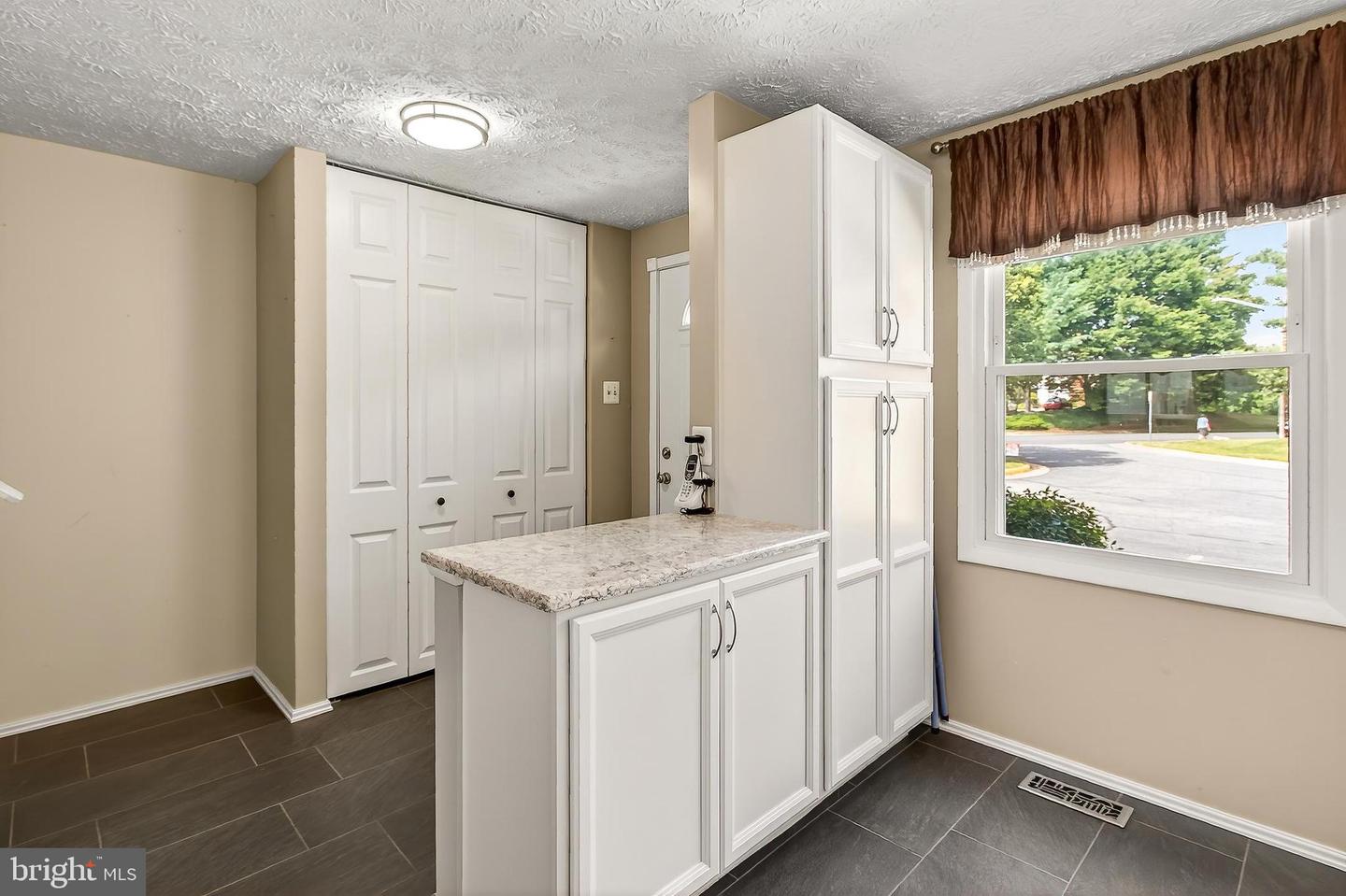 8353 BARK TREE CT, SPRINGFIELD, Virginia 22153, 2 Bedrooms Bedrooms, ,2 BathroomsBathrooms,Residential,For sale,8353 BARK TREE CT,VAFX2255652 MLS # VAFX2255652