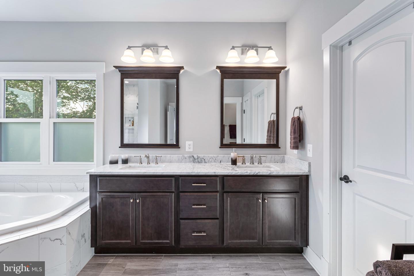 4876 CHEROKEE AVE, ALEXANDRIA, Virginia 22312, 5 Bedrooms Bedrooms, ,4 BathroomsBathrooms,Residential,For sale,4876 CHEROKEE AVE,VAFX2255740 MLS # VAFX2255740