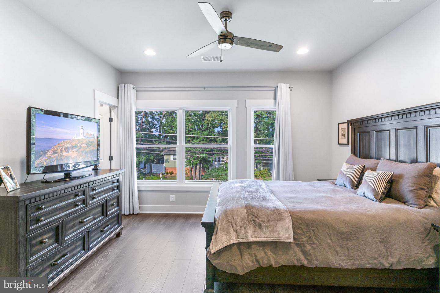 4876 CHEROKEE AVE, ALEXANDRIA, Virginia 22312, 5 Bedrooms Bedrooms, ,4 BathroomsBathrooms,Residential,For sale,4876 CHEROKEE AVE,VAFX2255740 MLS # VAFX2255740