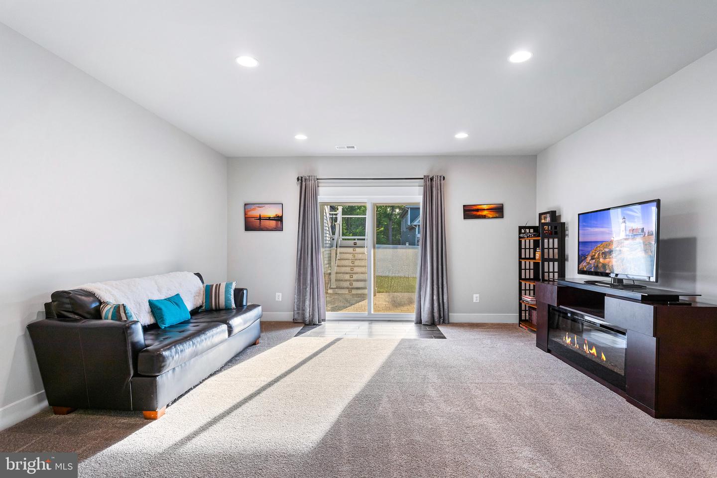 4876 CHEROKEE AVE, ALEXANDRIA, Virginia 22312, 5 Bedrooms Bedrooms, ,4 BathroomsBathrooms,Residential,For sale,4876 CHEROKEE AVE,VAFX2255740 MLS # VAFX2255740