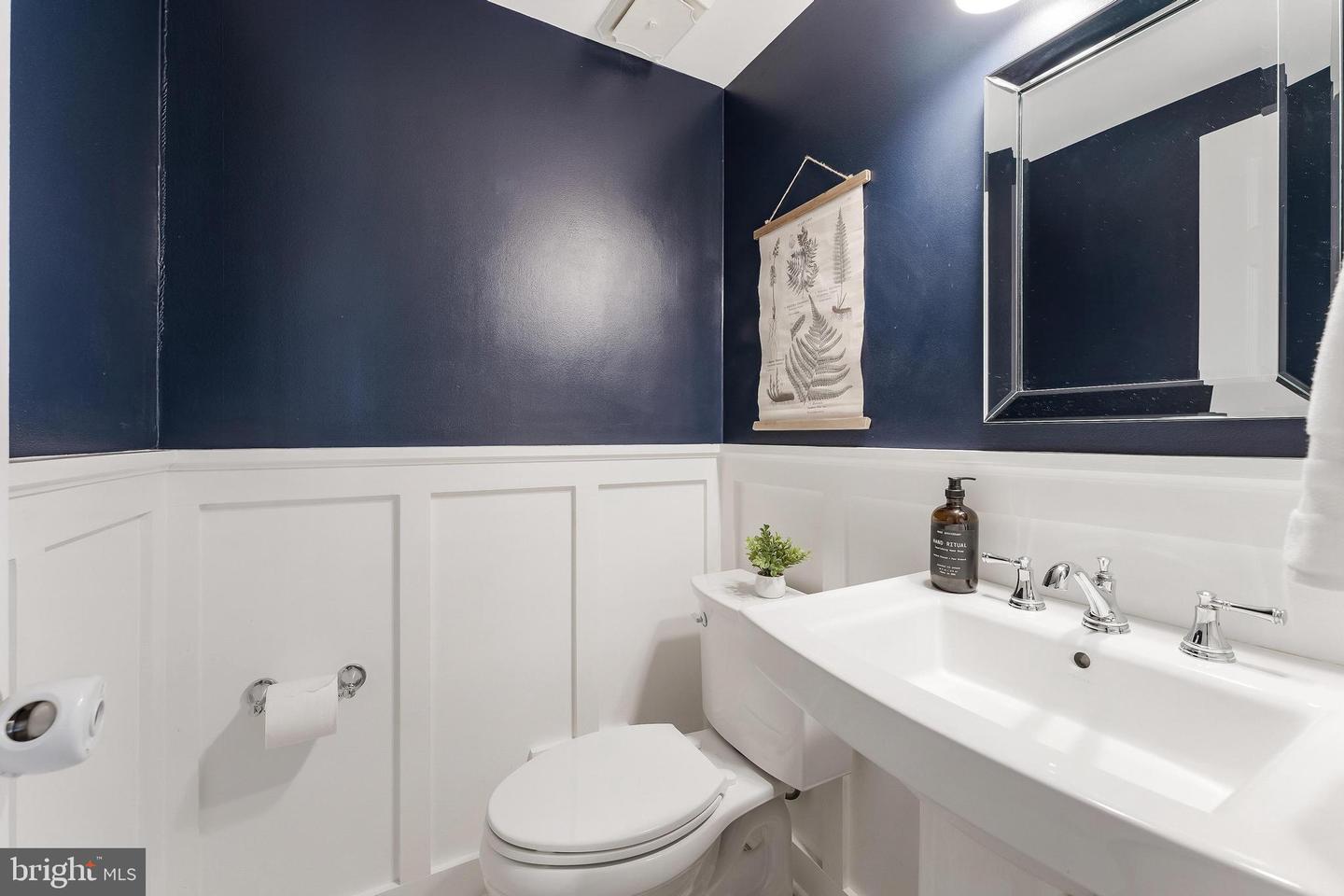 2713 FRANKLIN CT, ALEXANDRIA, Virginia 22302, 3 Bedrooms Bedrooms, ,3 BathroomsBathrooms,Residential,For sale,2713 FRANKLIN CT,VAAX2047590 MLS # VAAX2047590