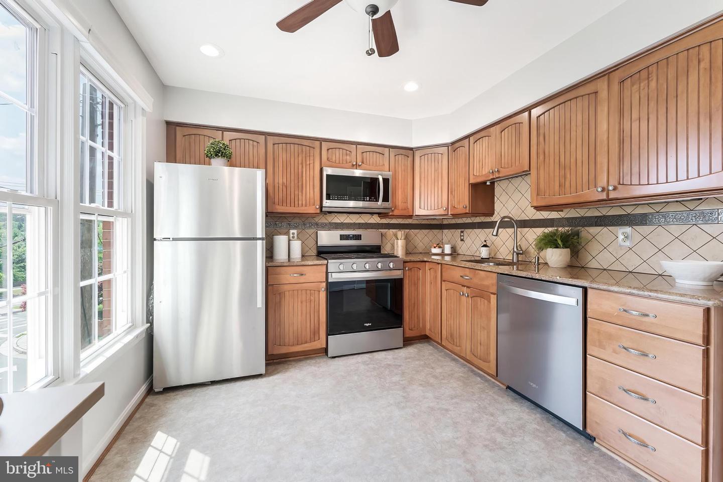 2713 FRANKLIN CT, ALEXANDRIA, Virginia 22302, 3 Bedrooms Bedrooms, ,3 BathroomsBathrooms,Residential,For sale,2713 FRANKLIN CT,VAAX2047590 MLS # VAAX2047590