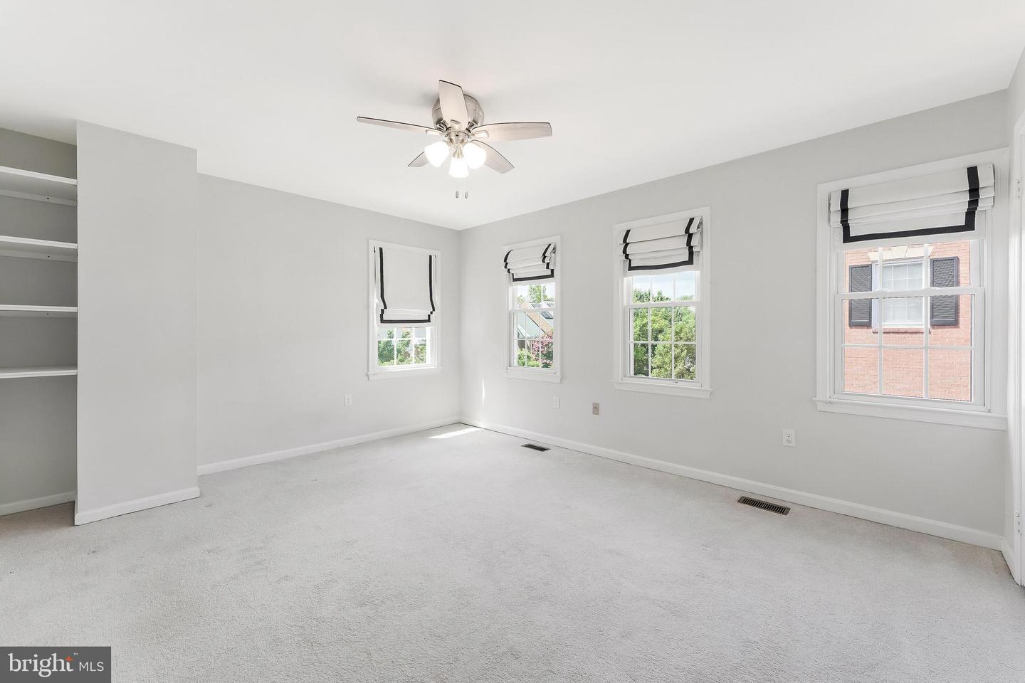 2713 FRANKLIN CT, ALEXANDRIA, Virginia 22302, 3 Bedrooms Bedrooms, ,3 BathroomsBathrooms,Residential,For sale,2713 FRANKLIN CT,VAAX2047590 MLS # VAAX2047590