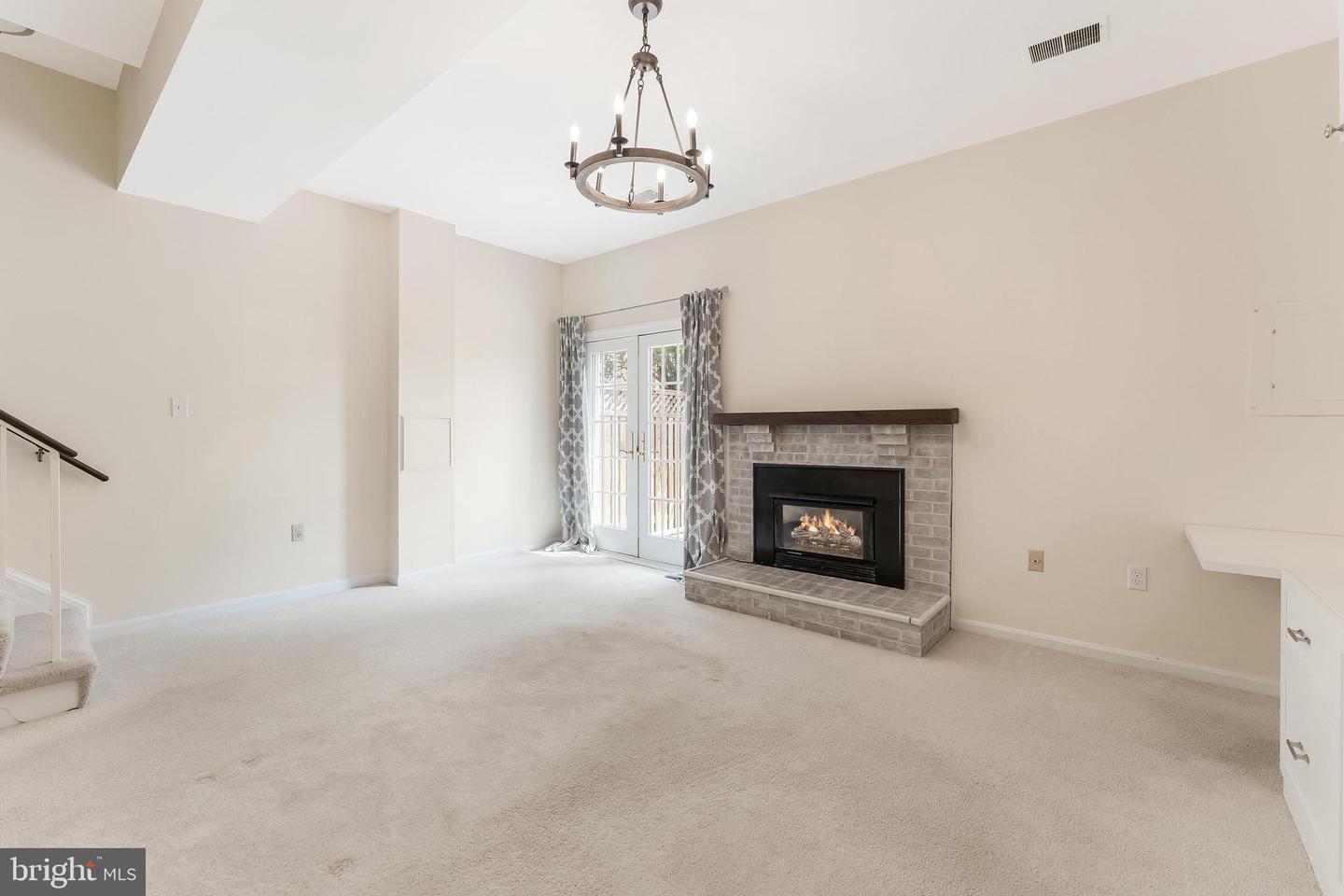2713 FRANKLIN CT, ALEXANDRIA, Virginia 22302, 3 Bedrooms Bedrooms, ,3 BathroomsBathrooms,Residential,For sale,2713 FRANKLIN CT,VAAX2047590 MLS # VAAX2047590