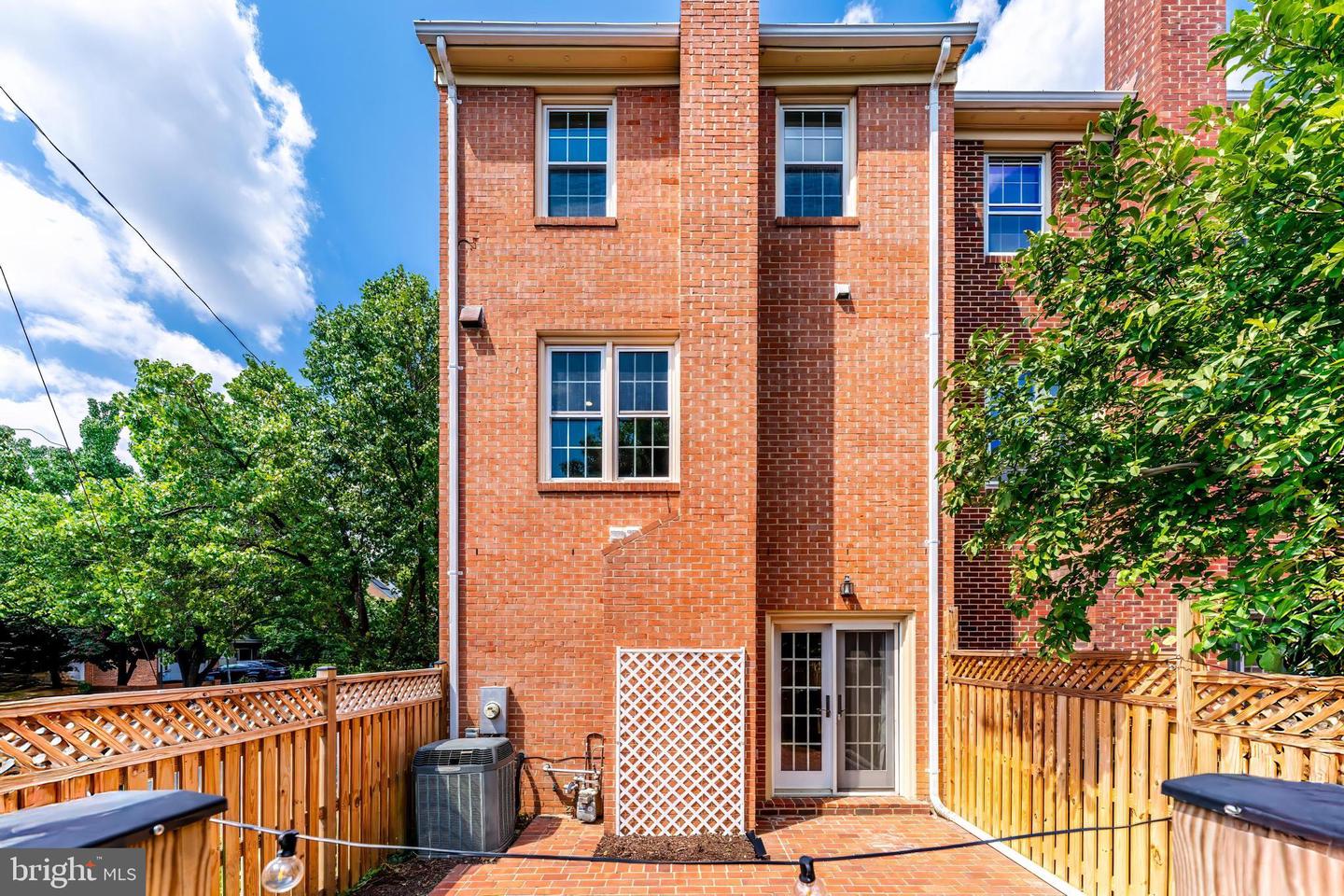 2713 FRANKLIN CT, ALEXANDRIA, Virginia 22302, 3 Bedrooms Bedrooms, ,3 BathroomsBathrooms,Residential,For sale,2713 FRANKLIN CT,VAAX2047590 MLS # VAAX2047590